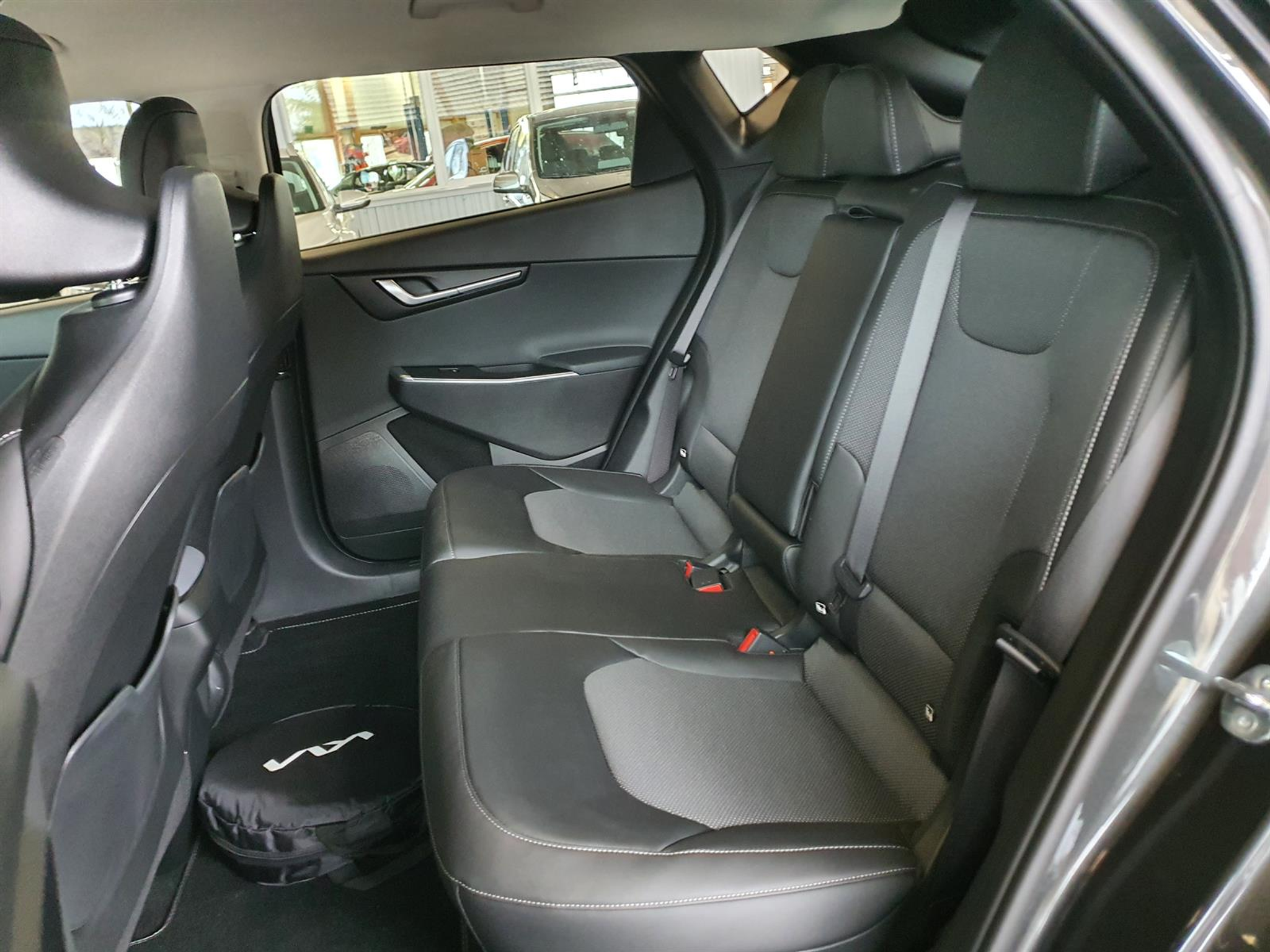 listing desktop thumbnail image 6