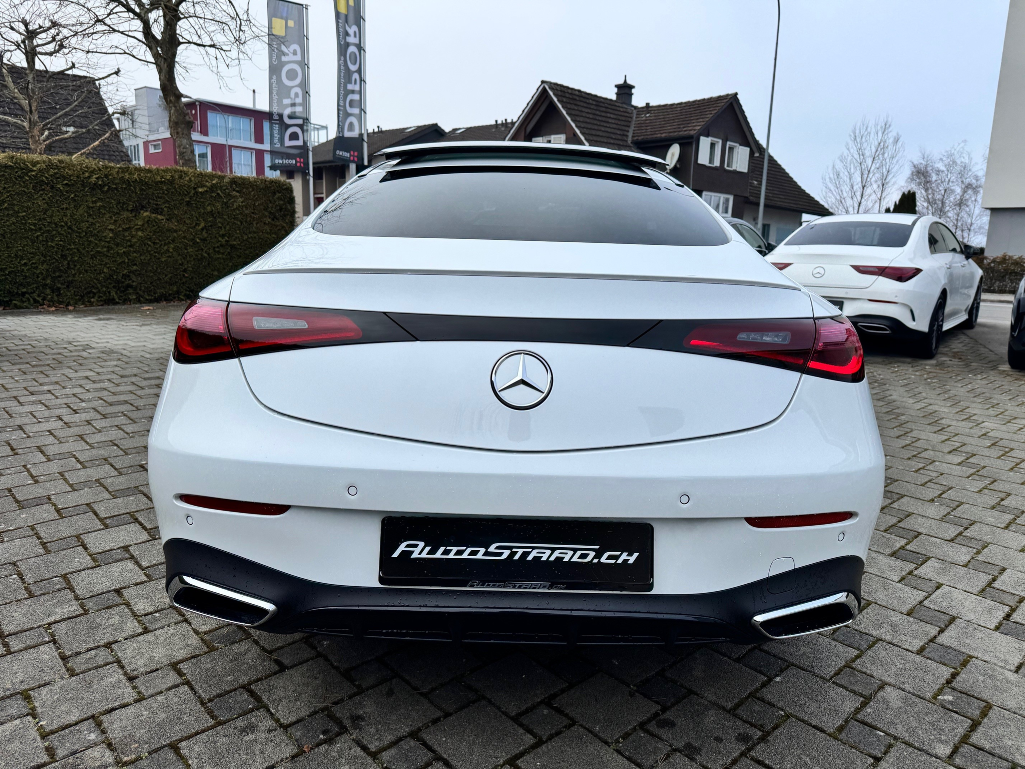 listing desktop thumbnail image 4