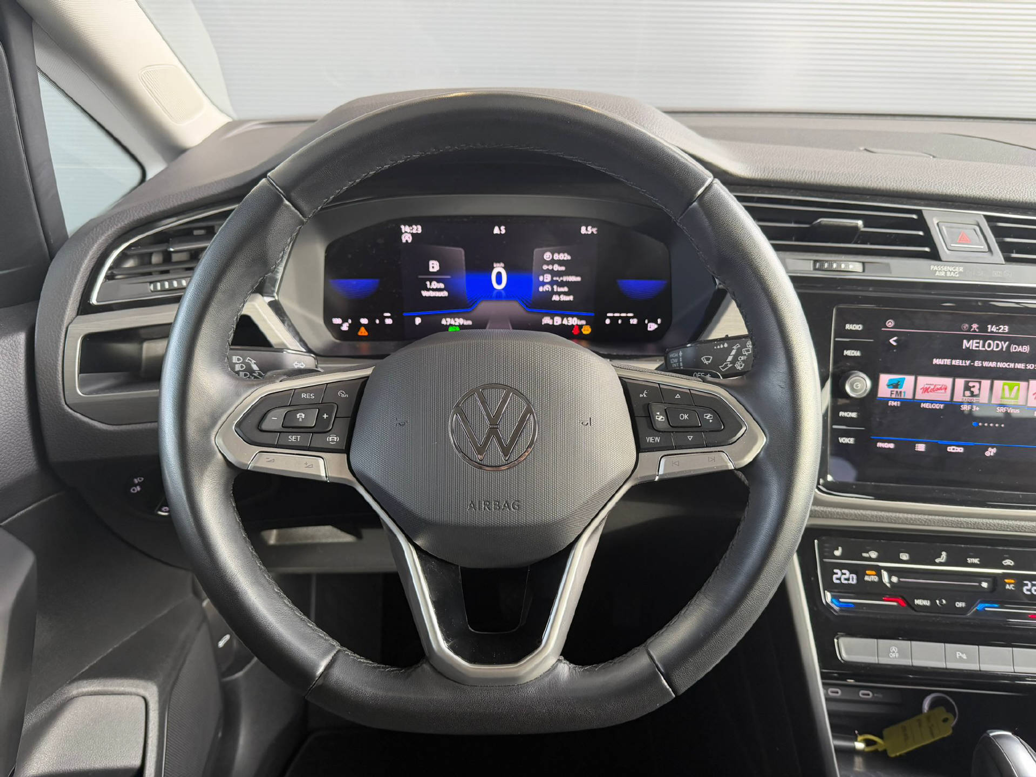 listing desktop thumbnail image 6