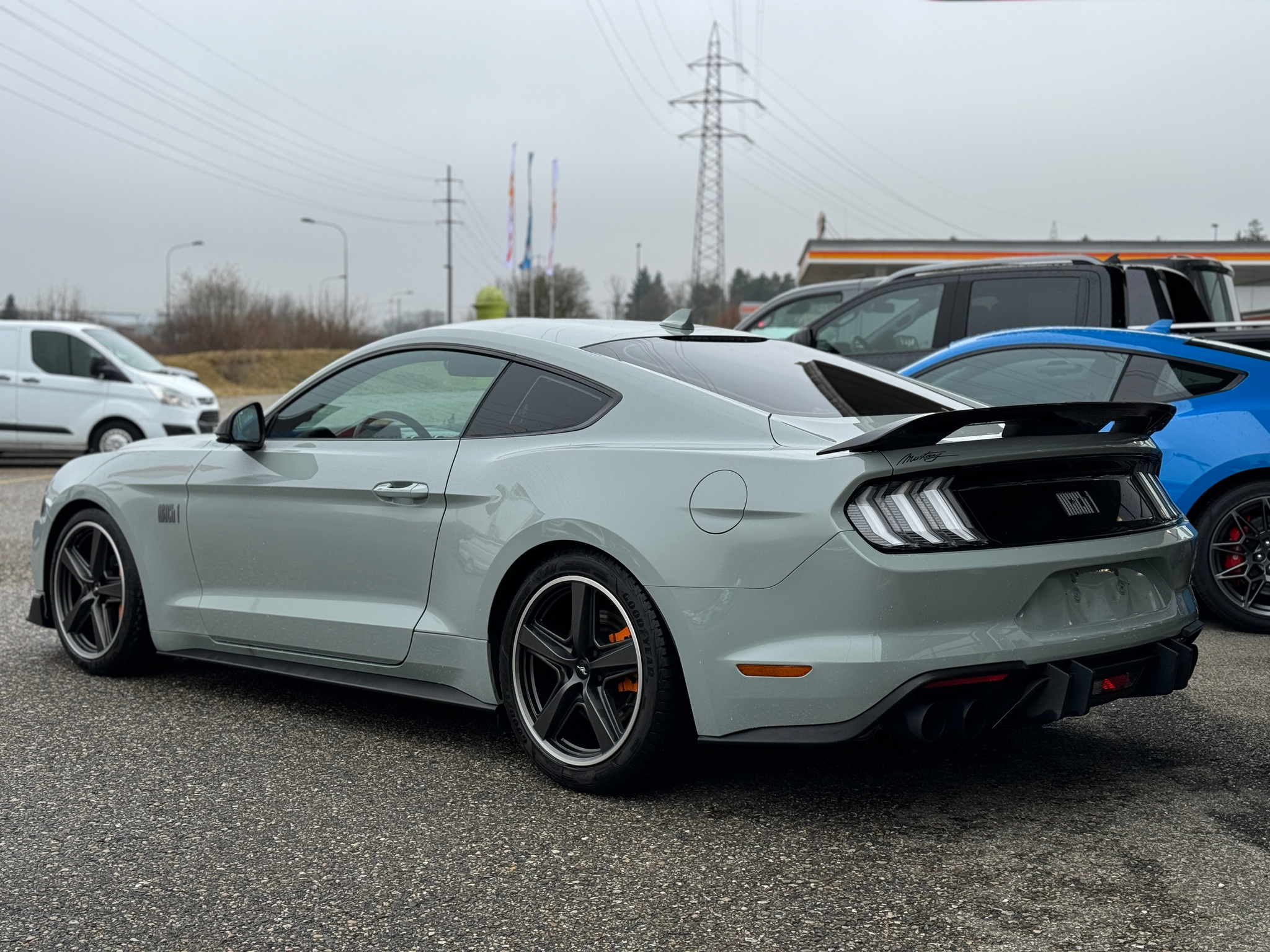 listing desktop thumbnail image 9