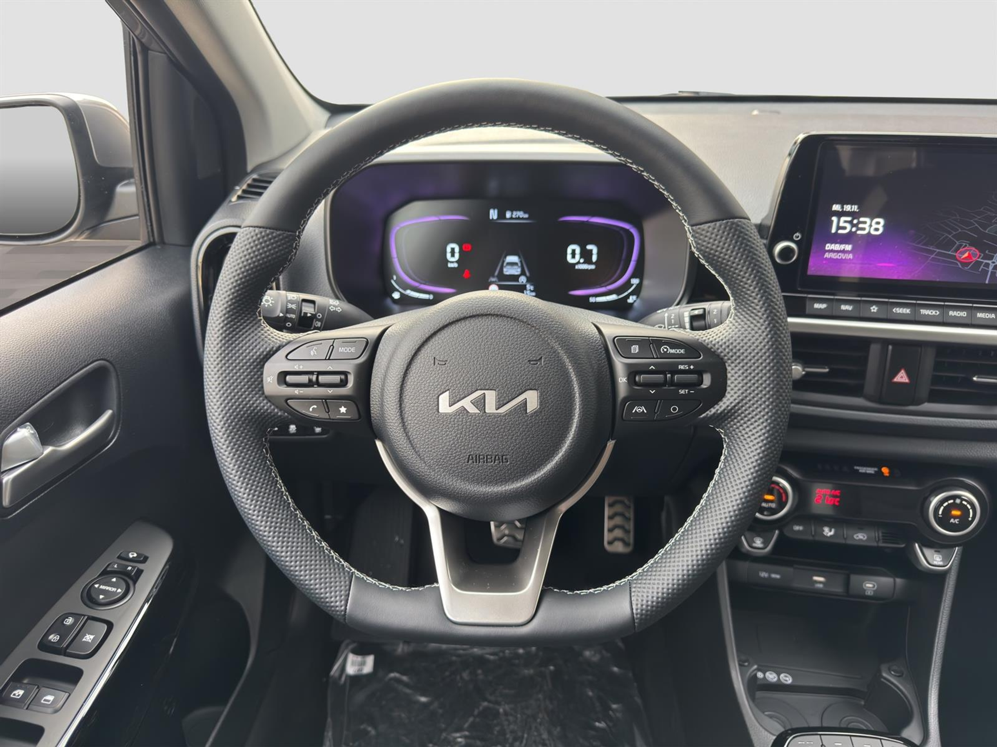 listing desktop thumbnail image 9