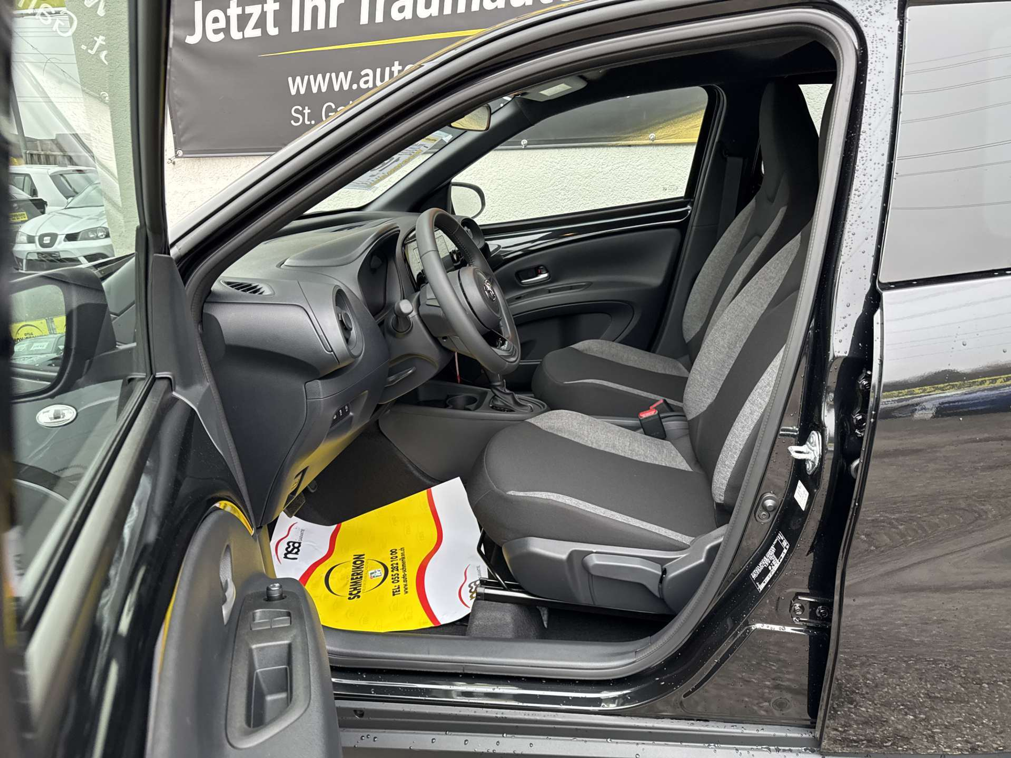 listing desktop thumbnail image 6