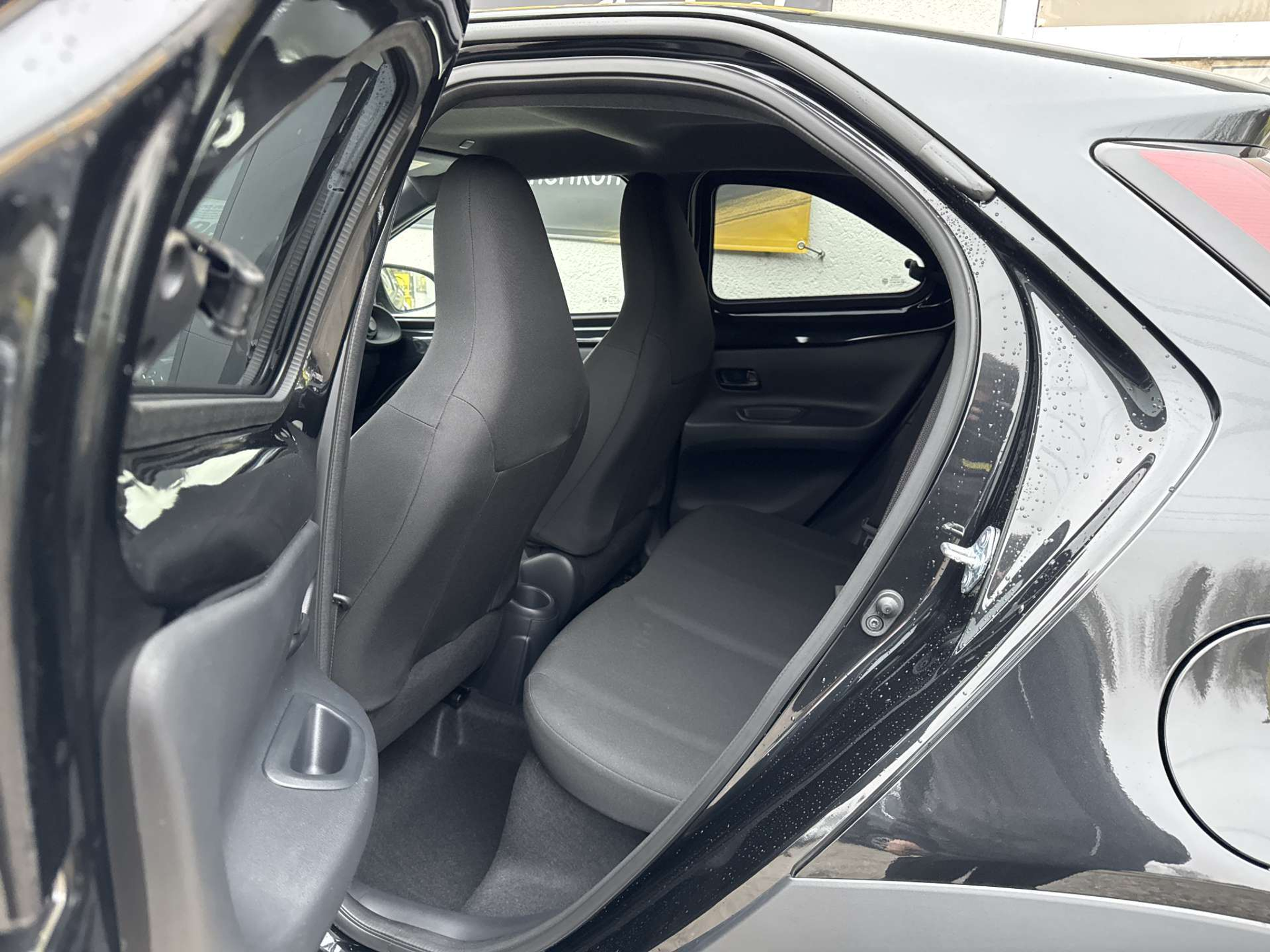 listing desktop thumbnail image 7