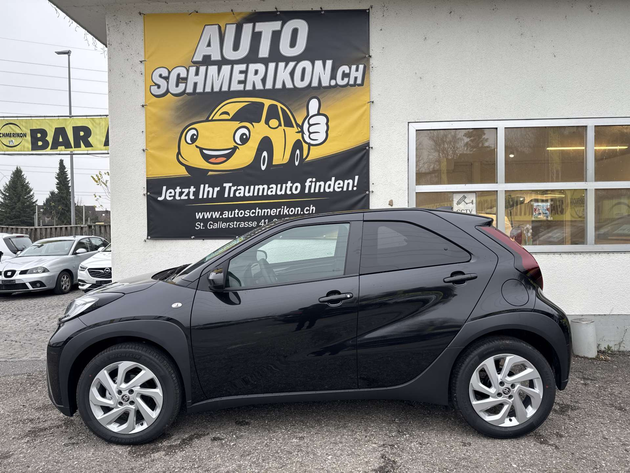 listing desktop thumbnail image 4