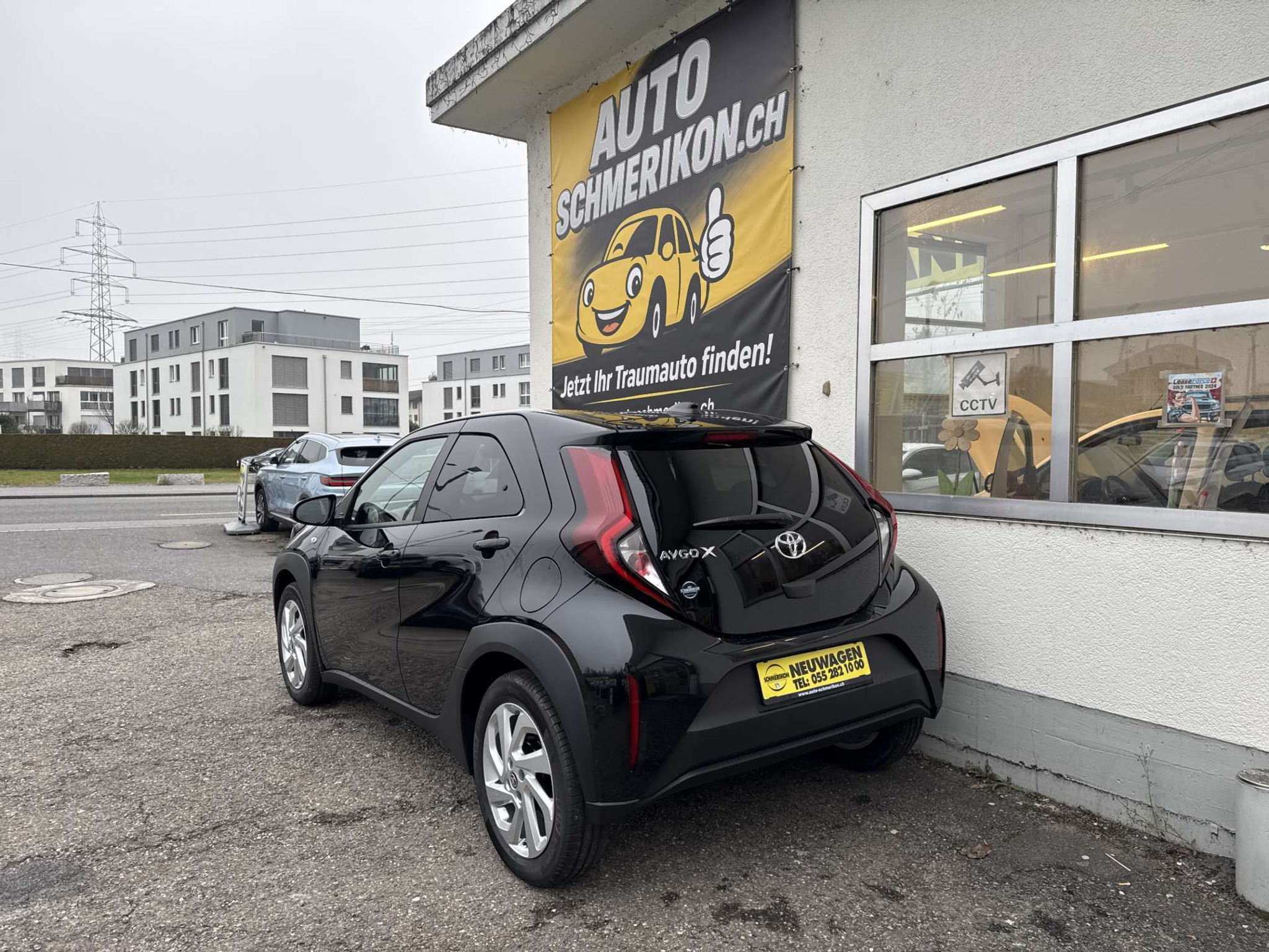 listing desktop thumbnail image 2