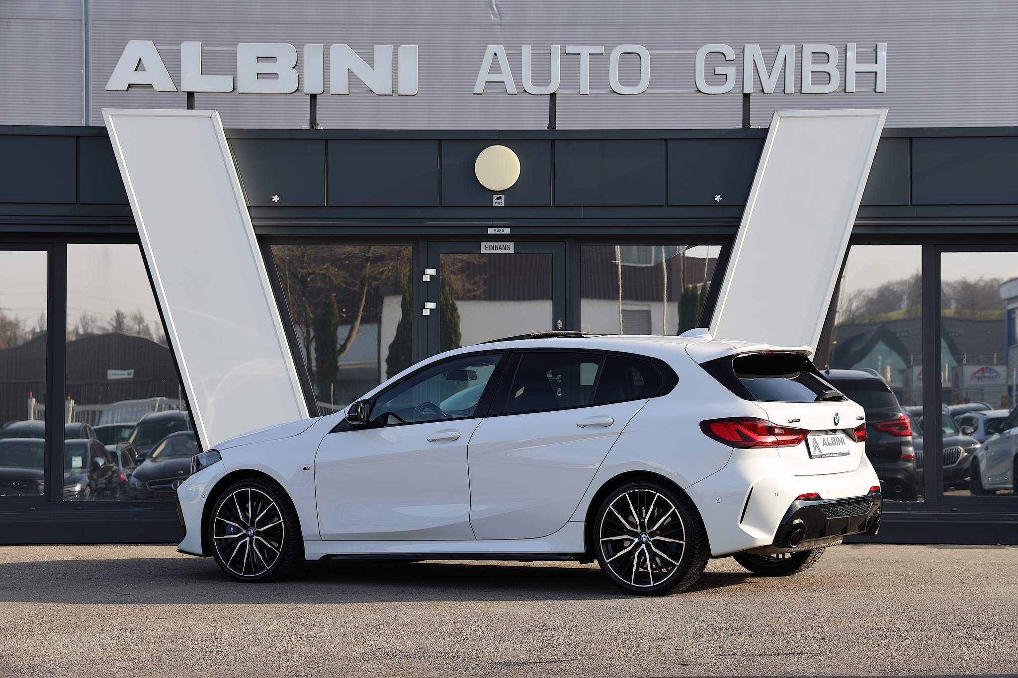 listing desktop thumbnail image 4