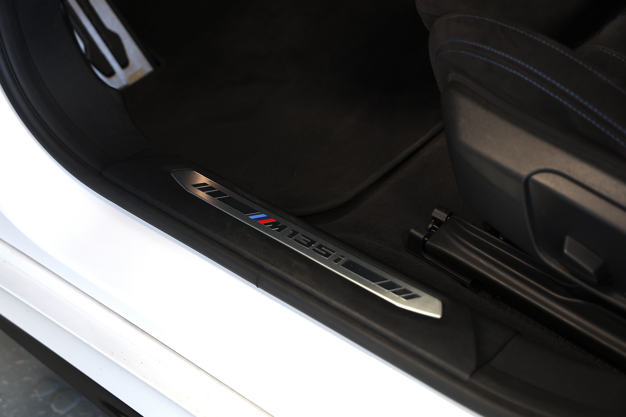 listing desktop thumbnail image 16