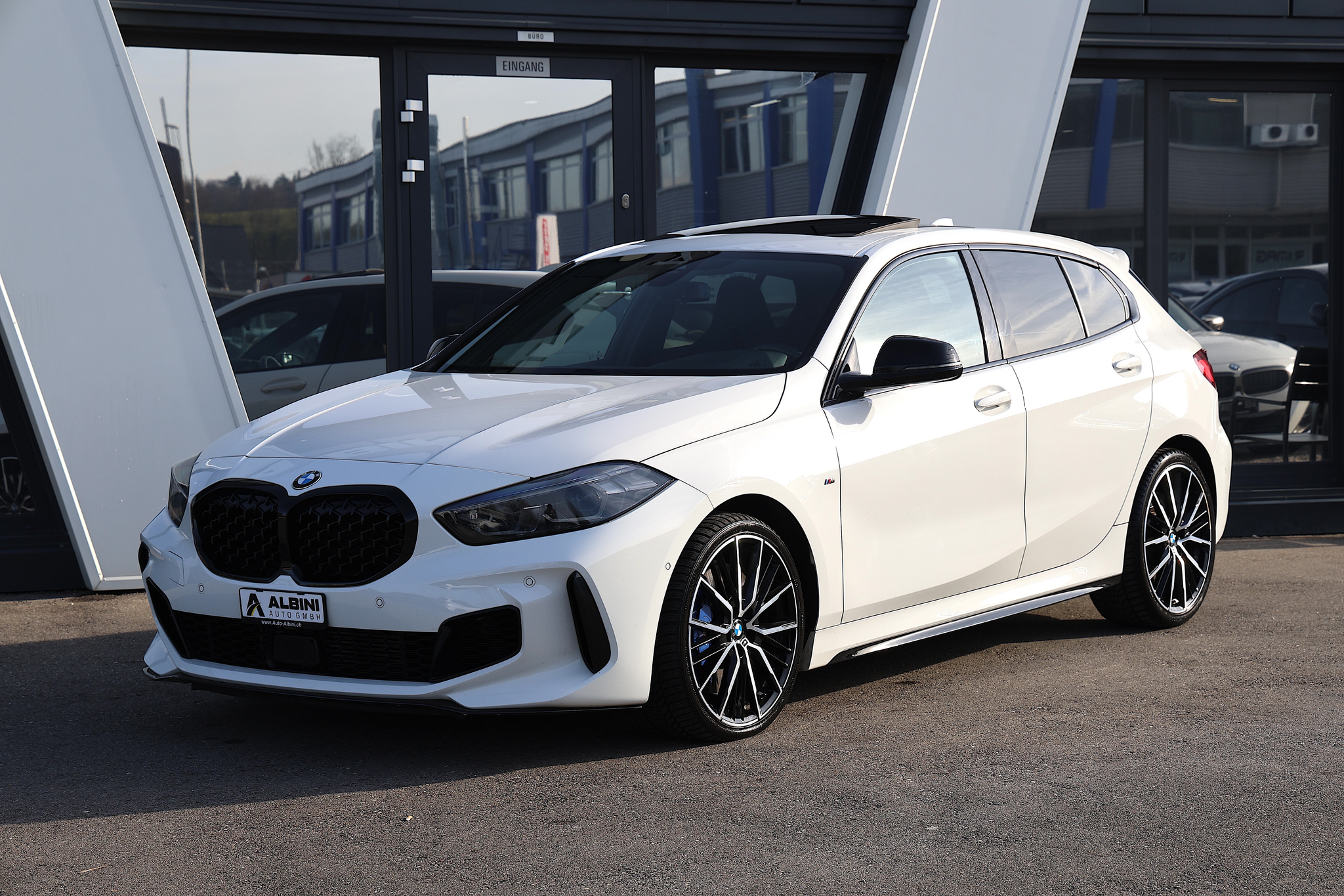 listing desktop thumbnail image 1