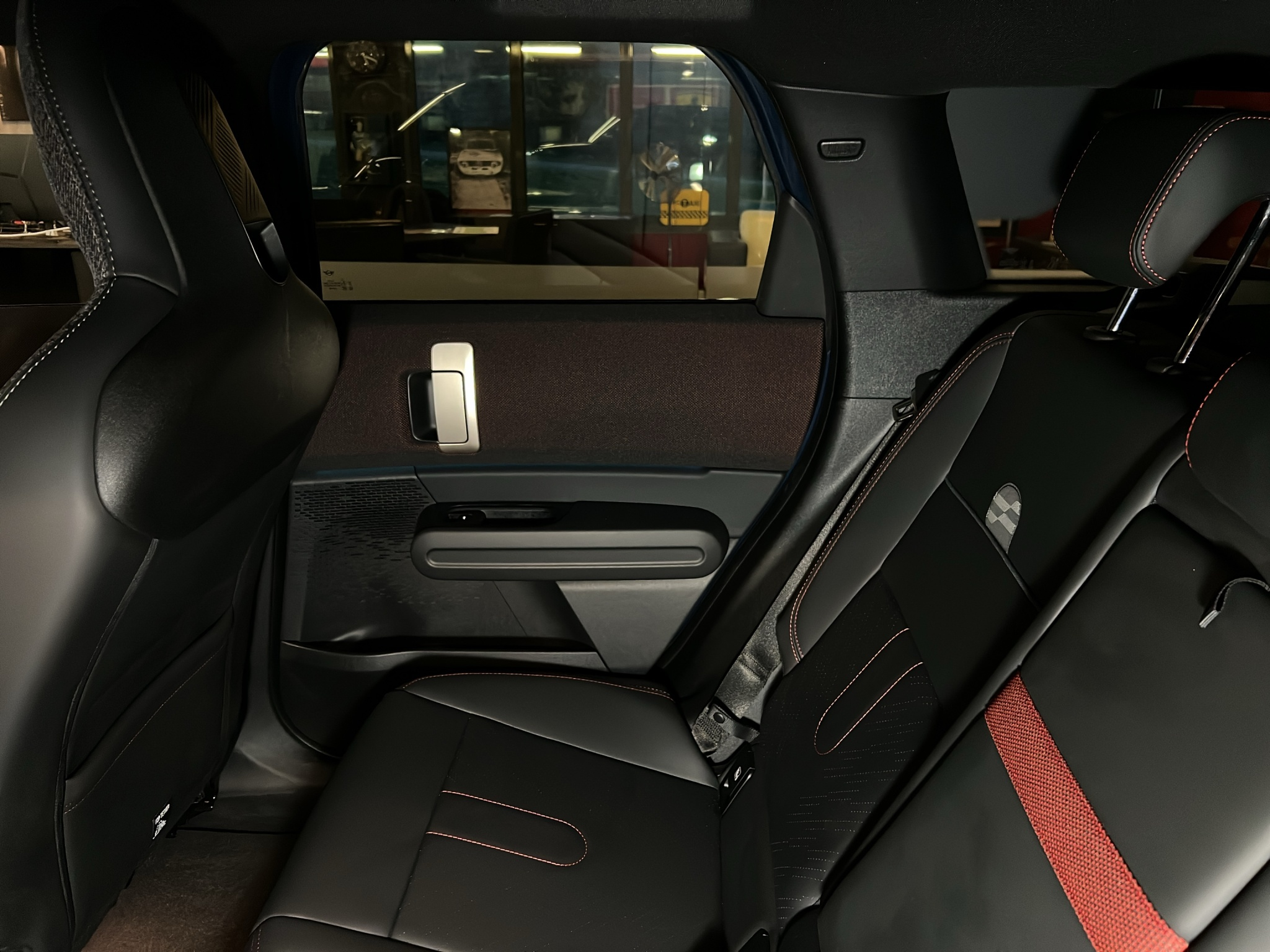 listing desktop thumbnail image 13