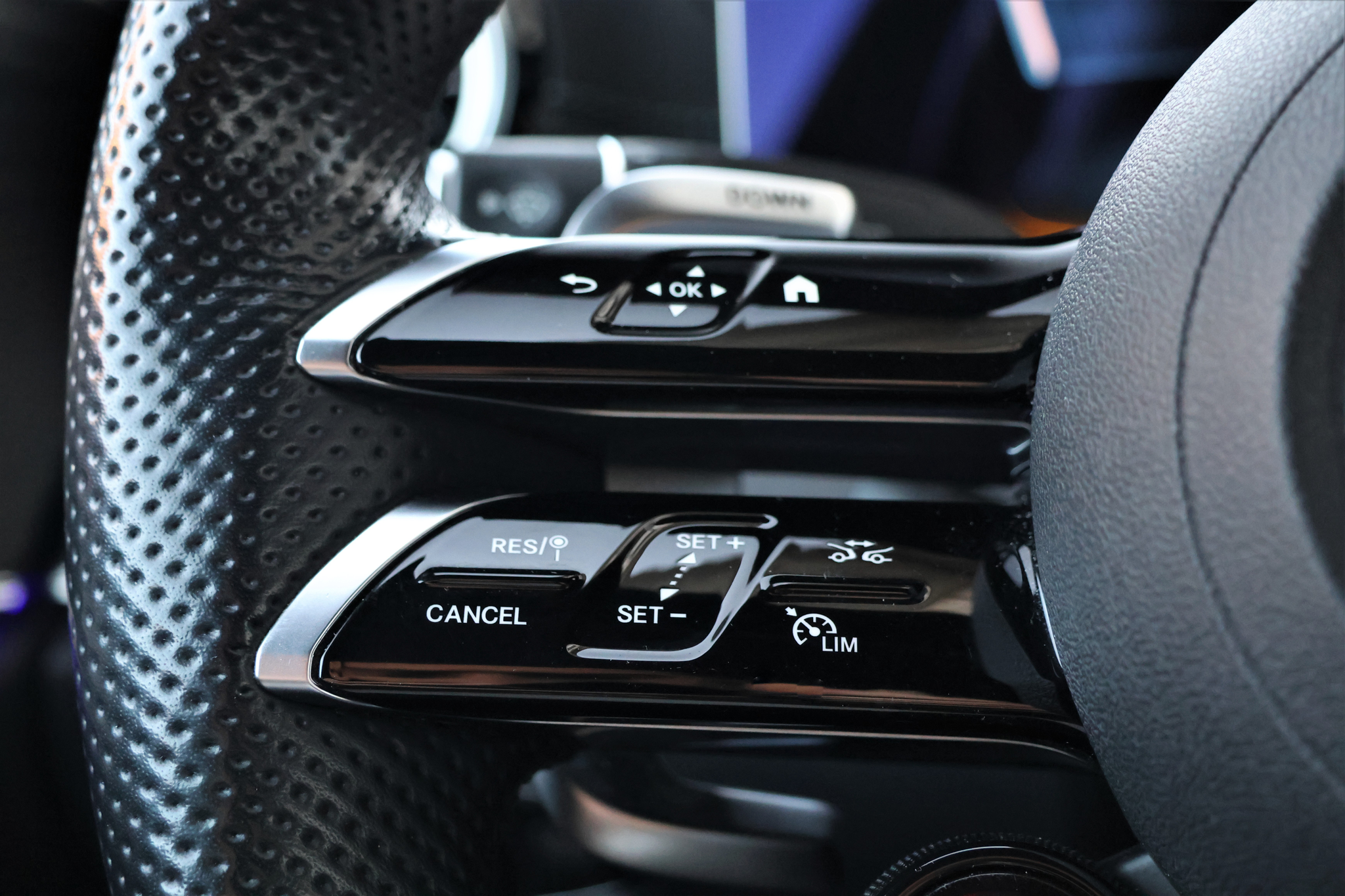 listing desktop thumbnail image 17