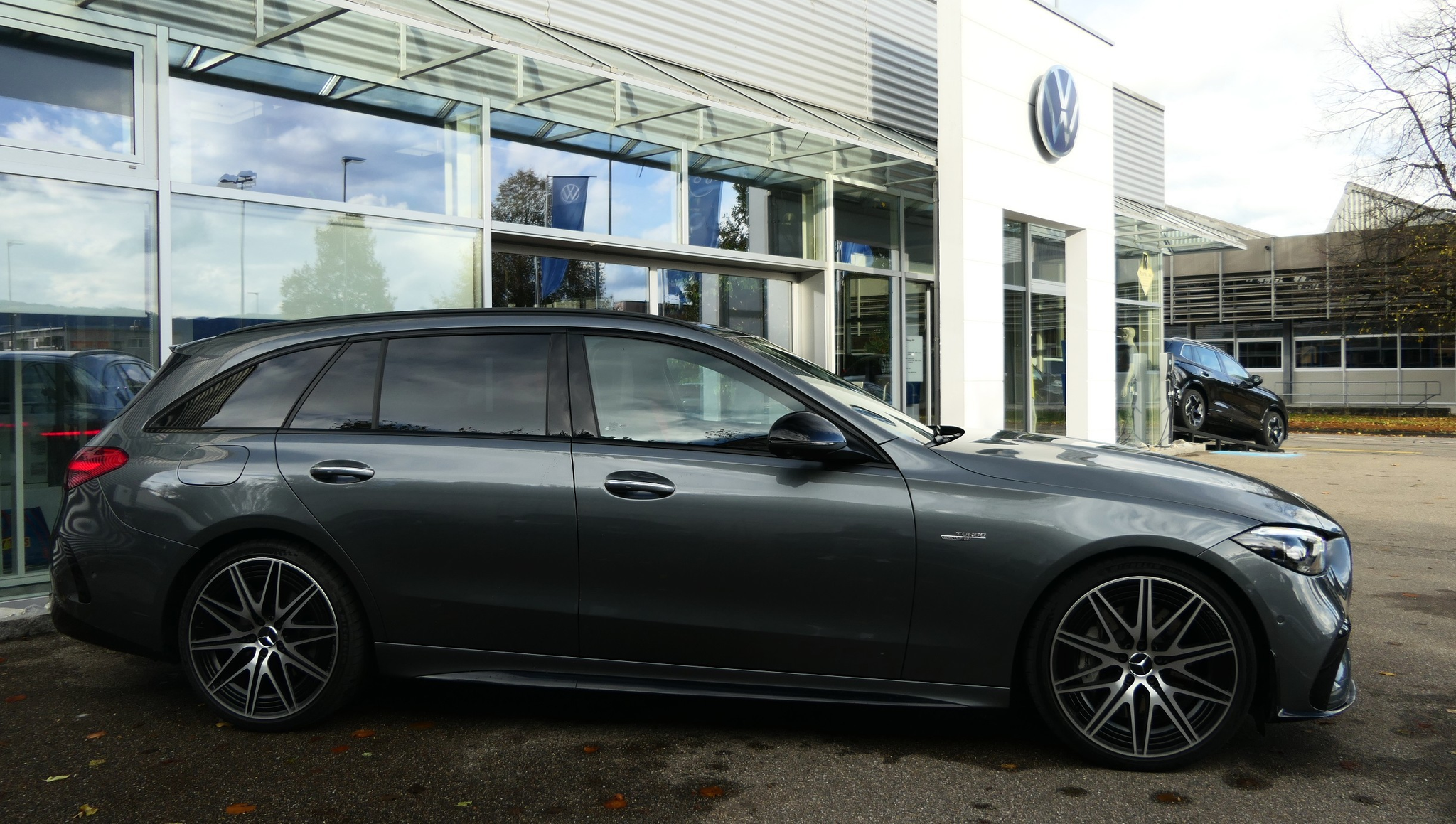 listing desktop thumbnail image 3