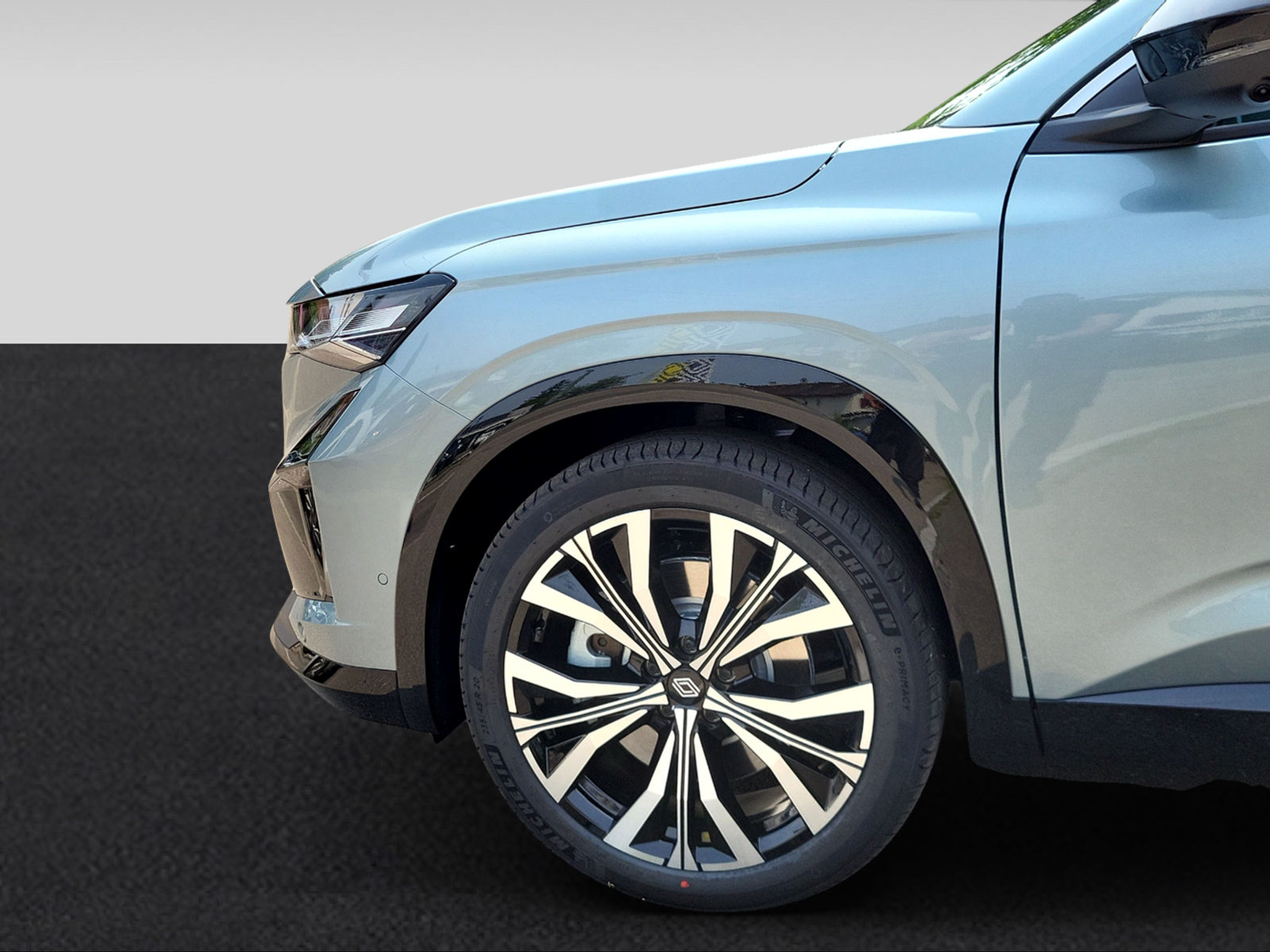 listing desktop thumbnail image 11