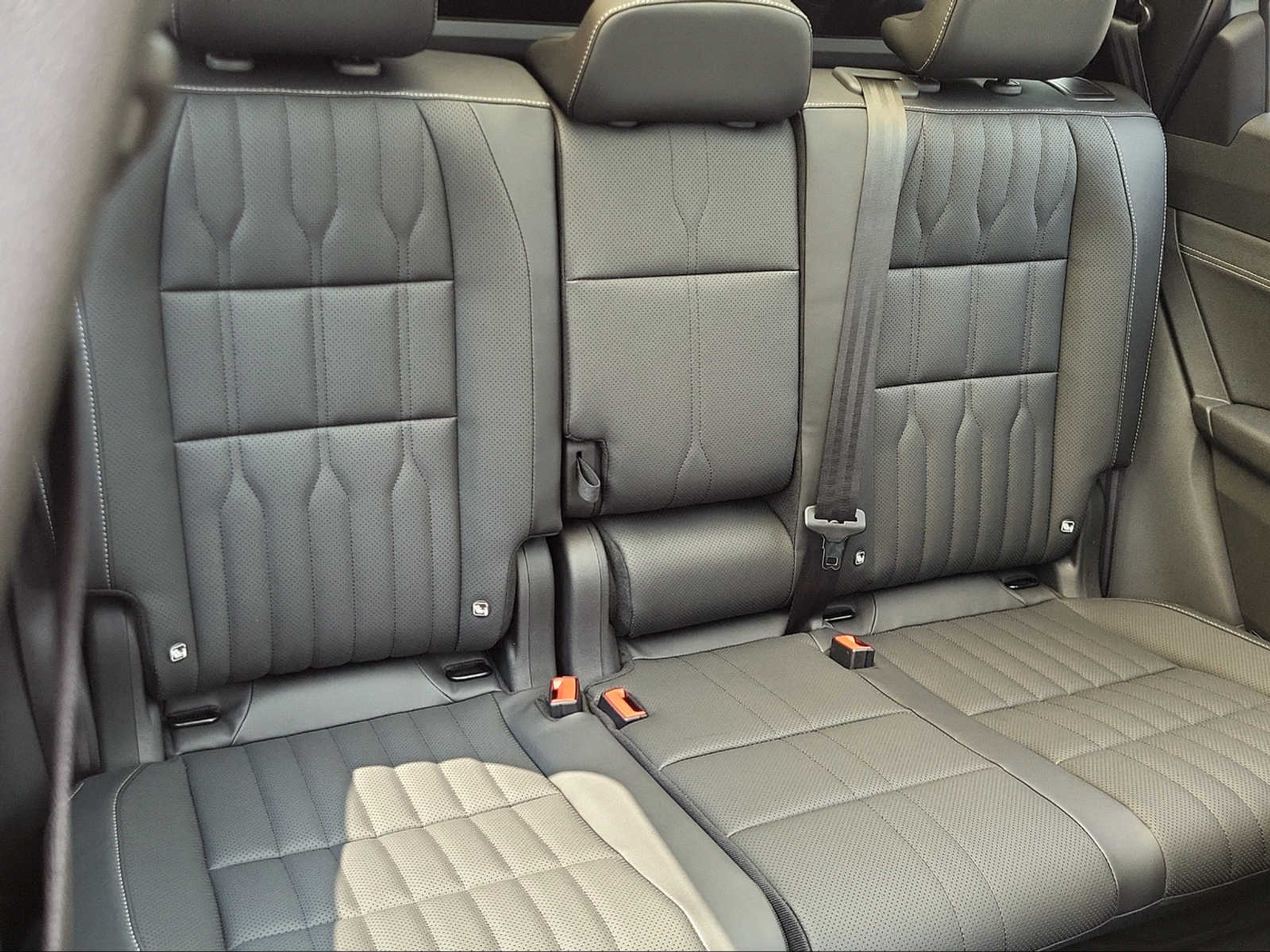 listing desktop thumbnail image 5