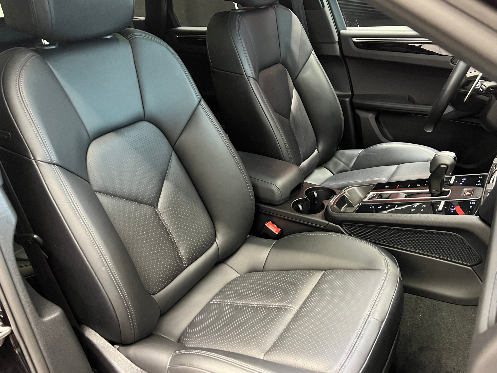 listing desktop thumbnail image 21