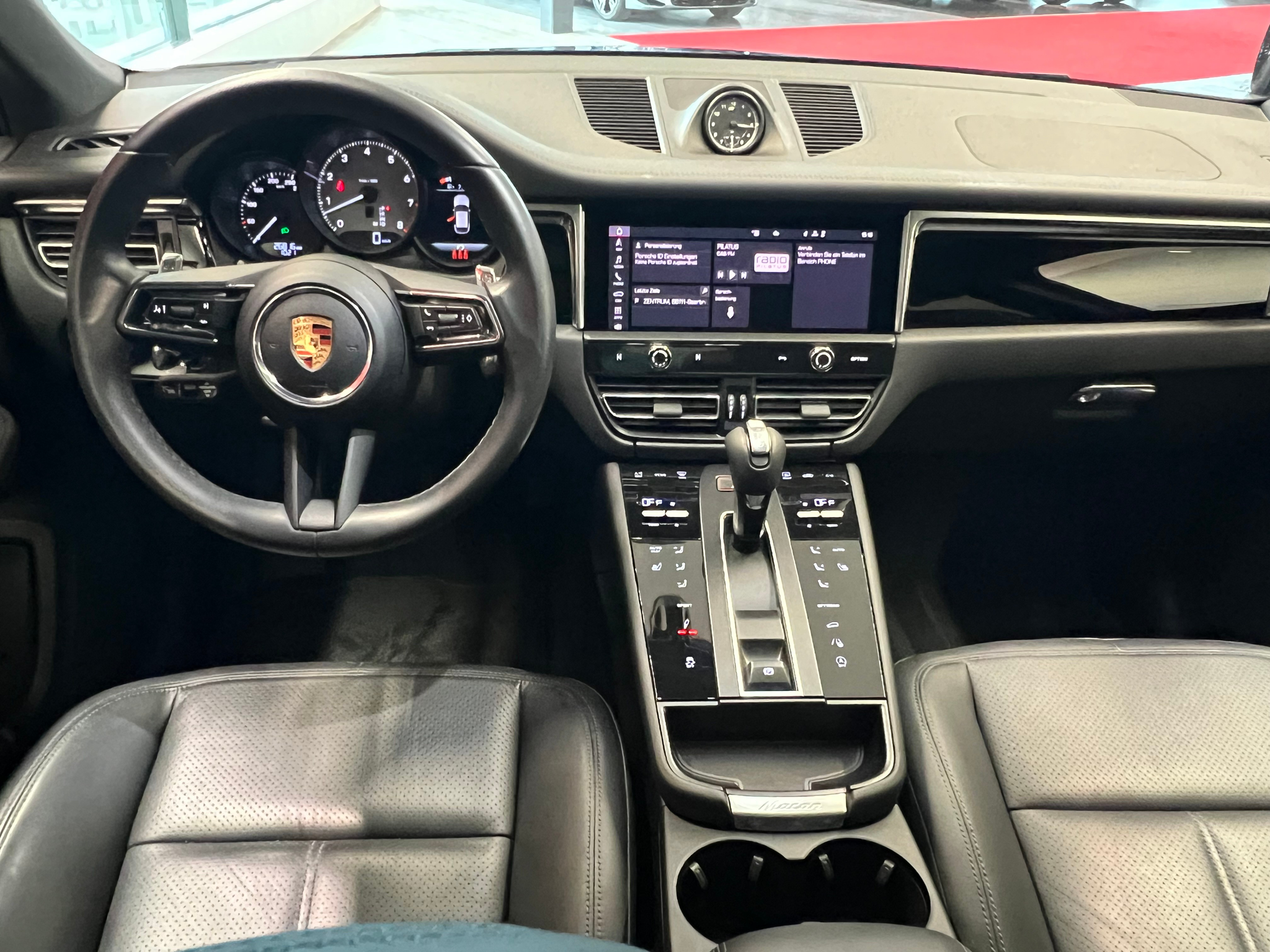 listing desktop thumbnail image 17