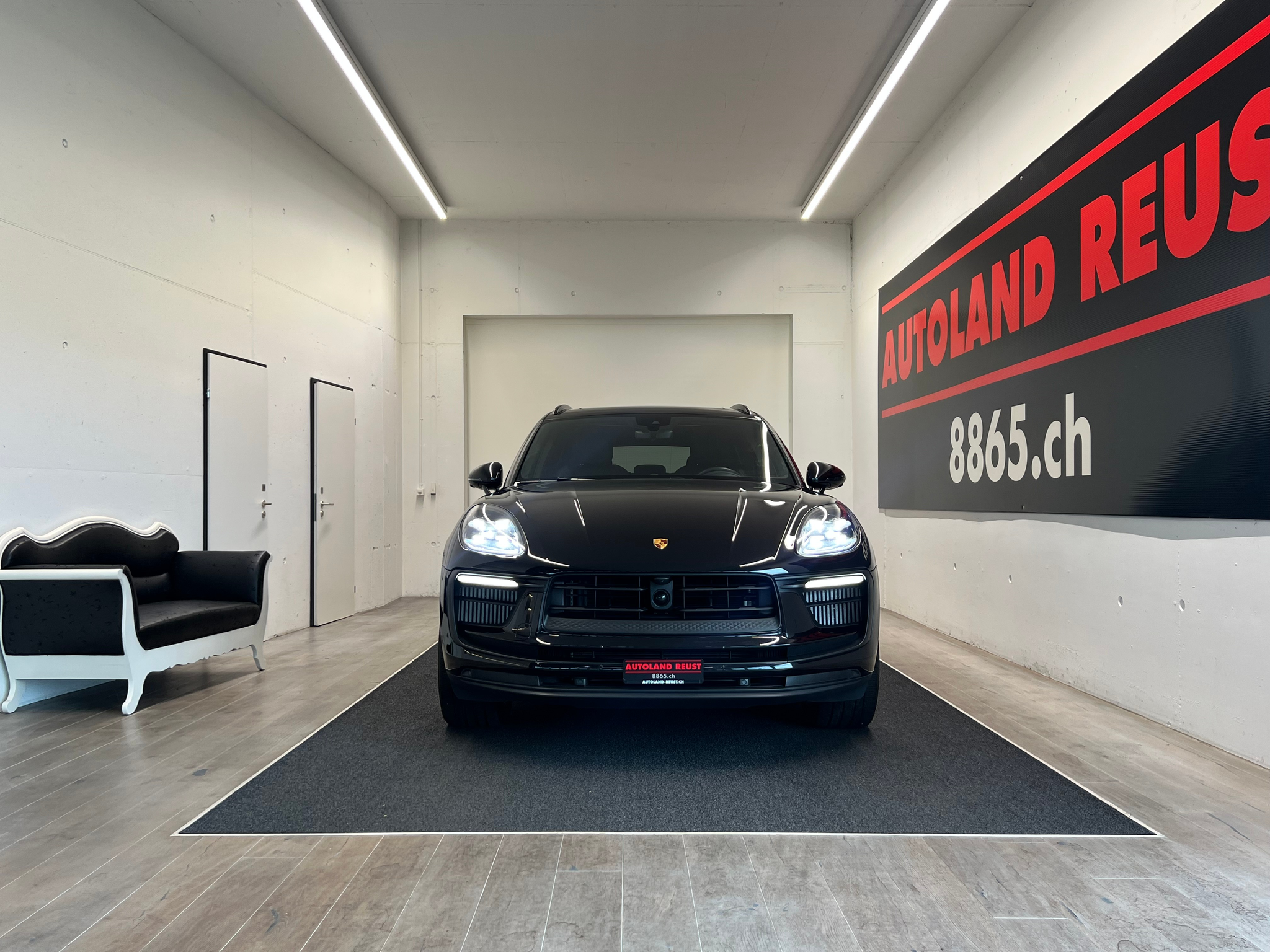 listing desktop thumbnail image 1