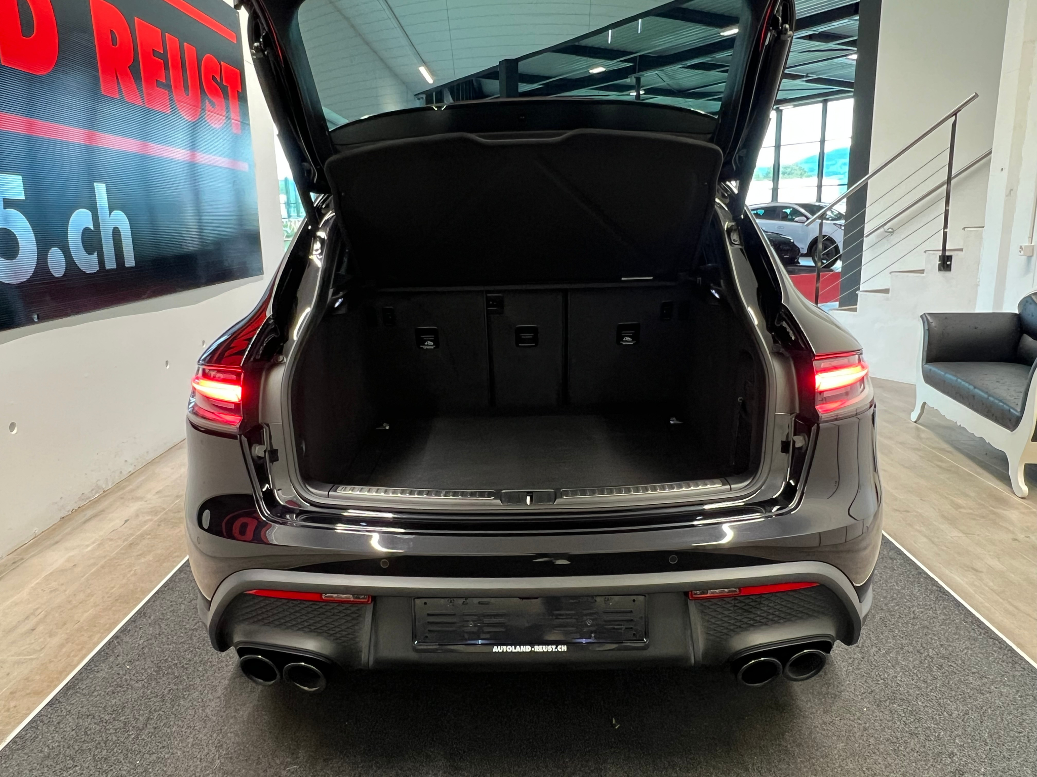 listing desktop thumbnail image 9