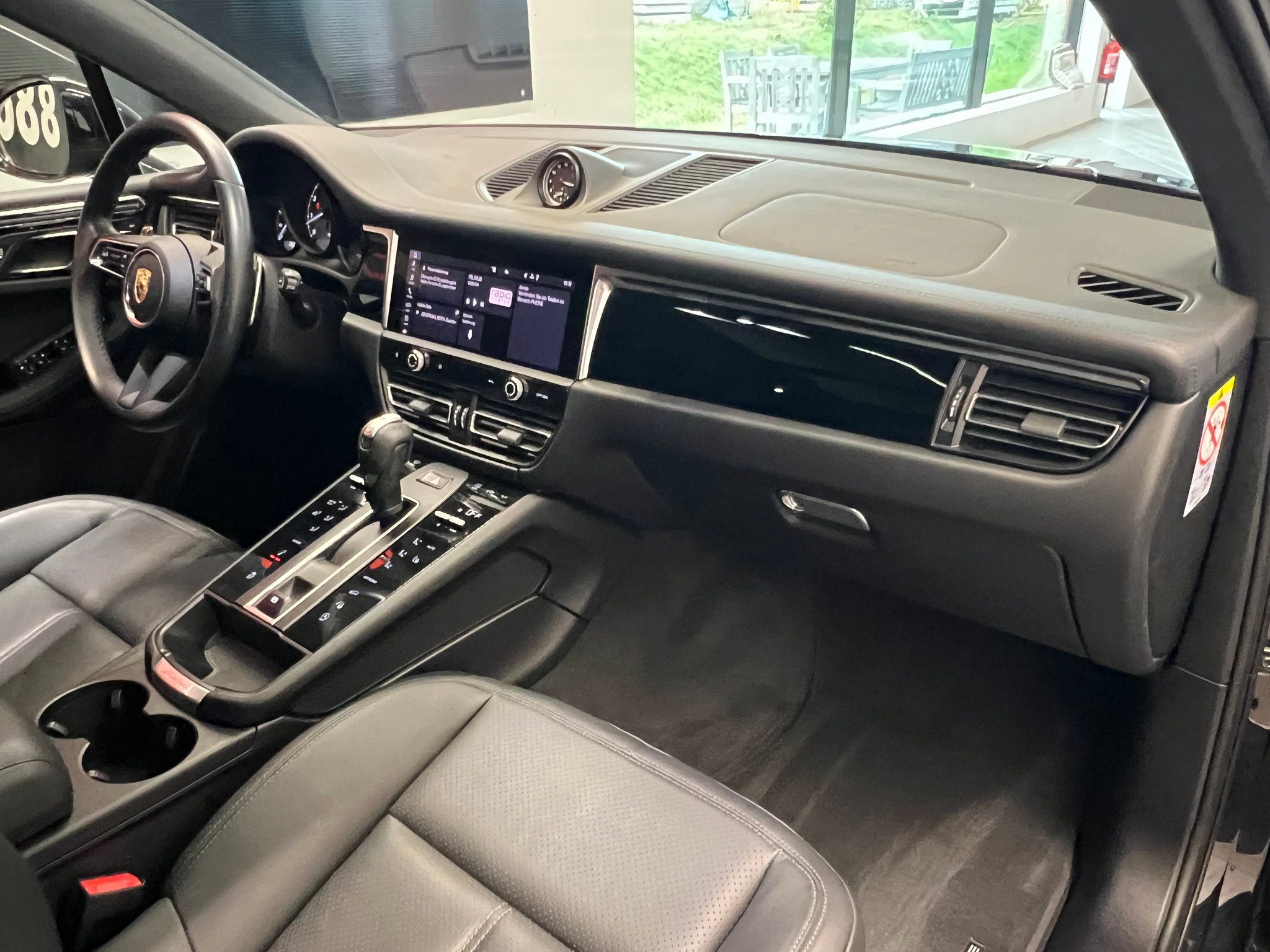 listing desktop thumbnail image 18