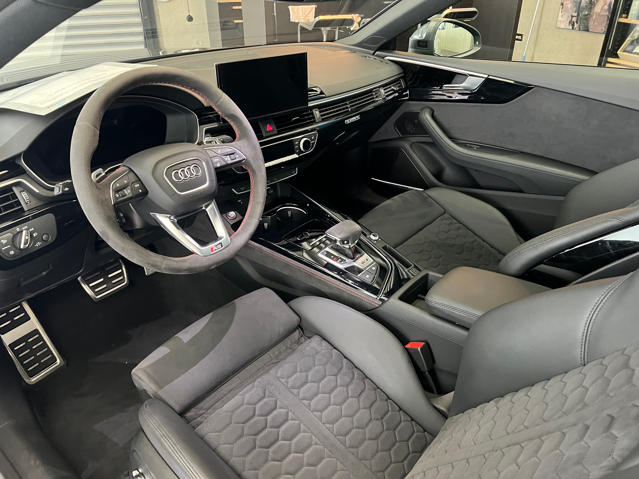 listing desktop thumbnail image 8