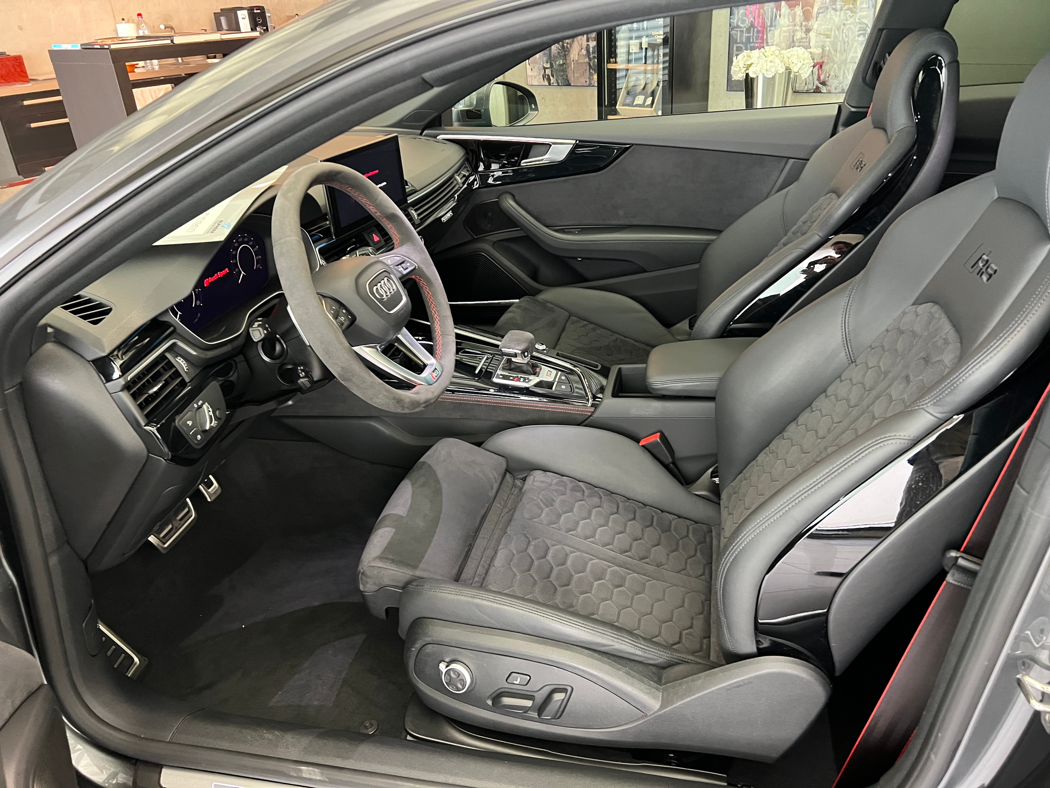 listing desktop thumbnail image 9