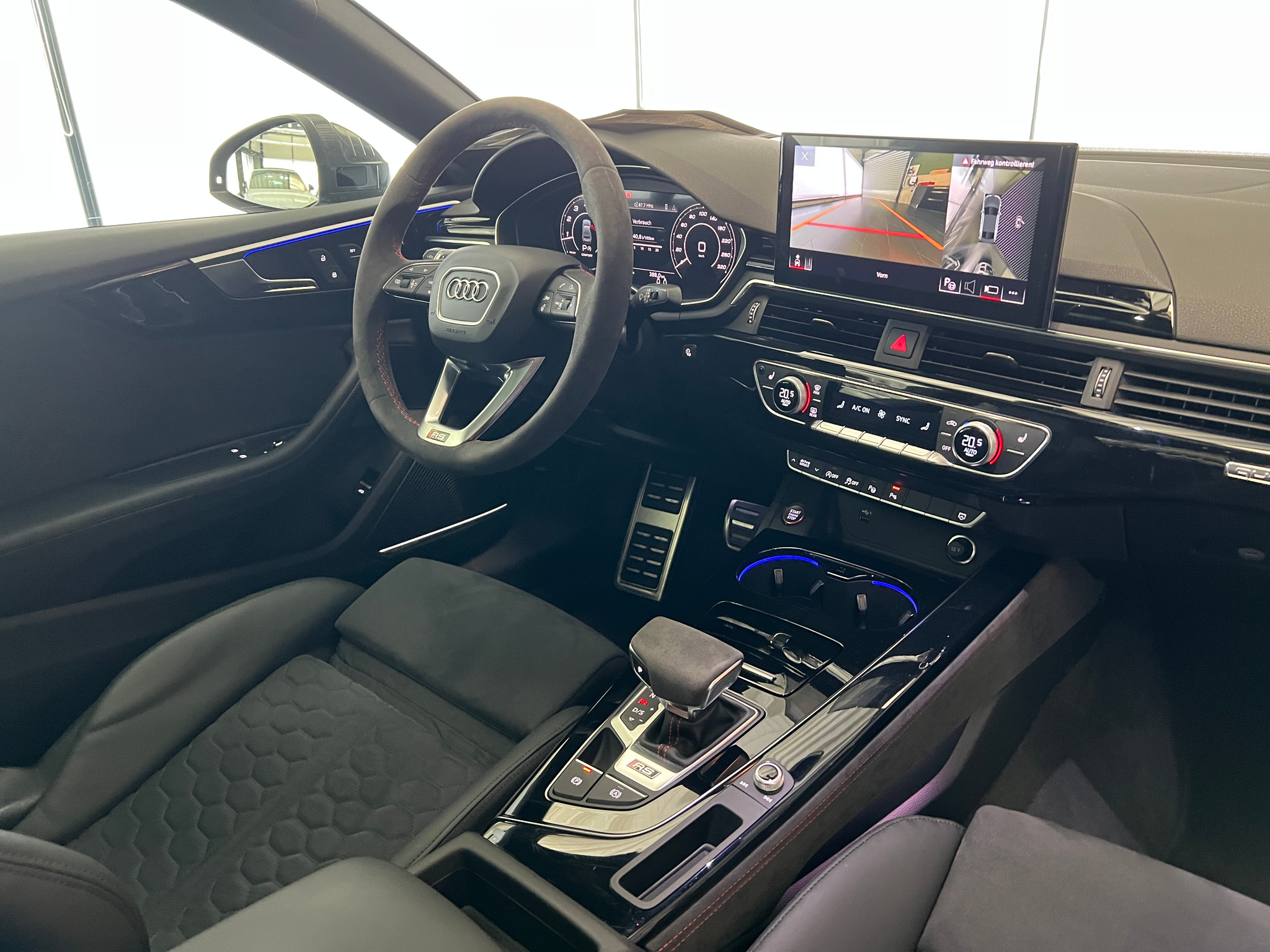 listing desktop thumbnail image 23