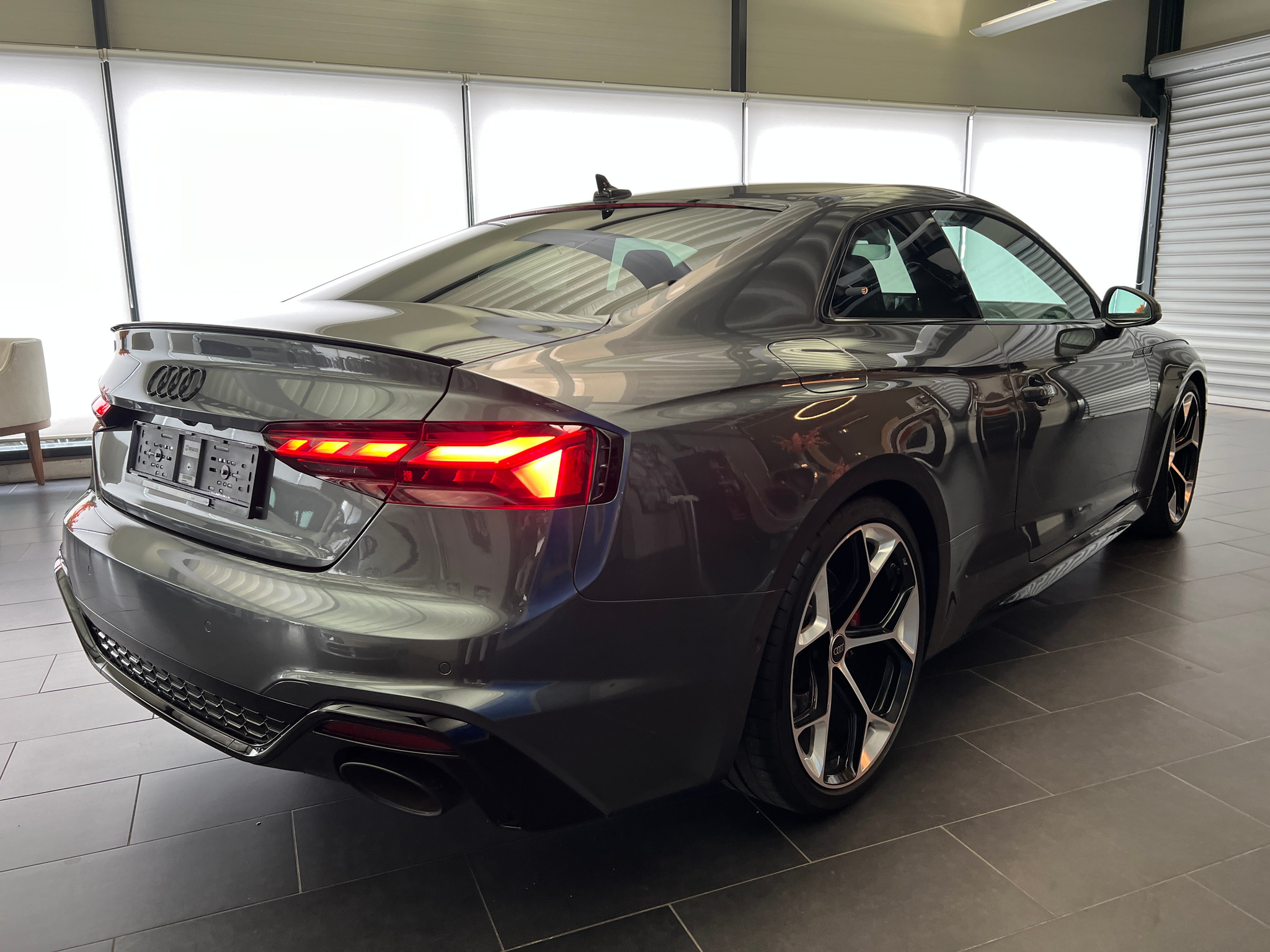 listing desktop thumbnail image 21