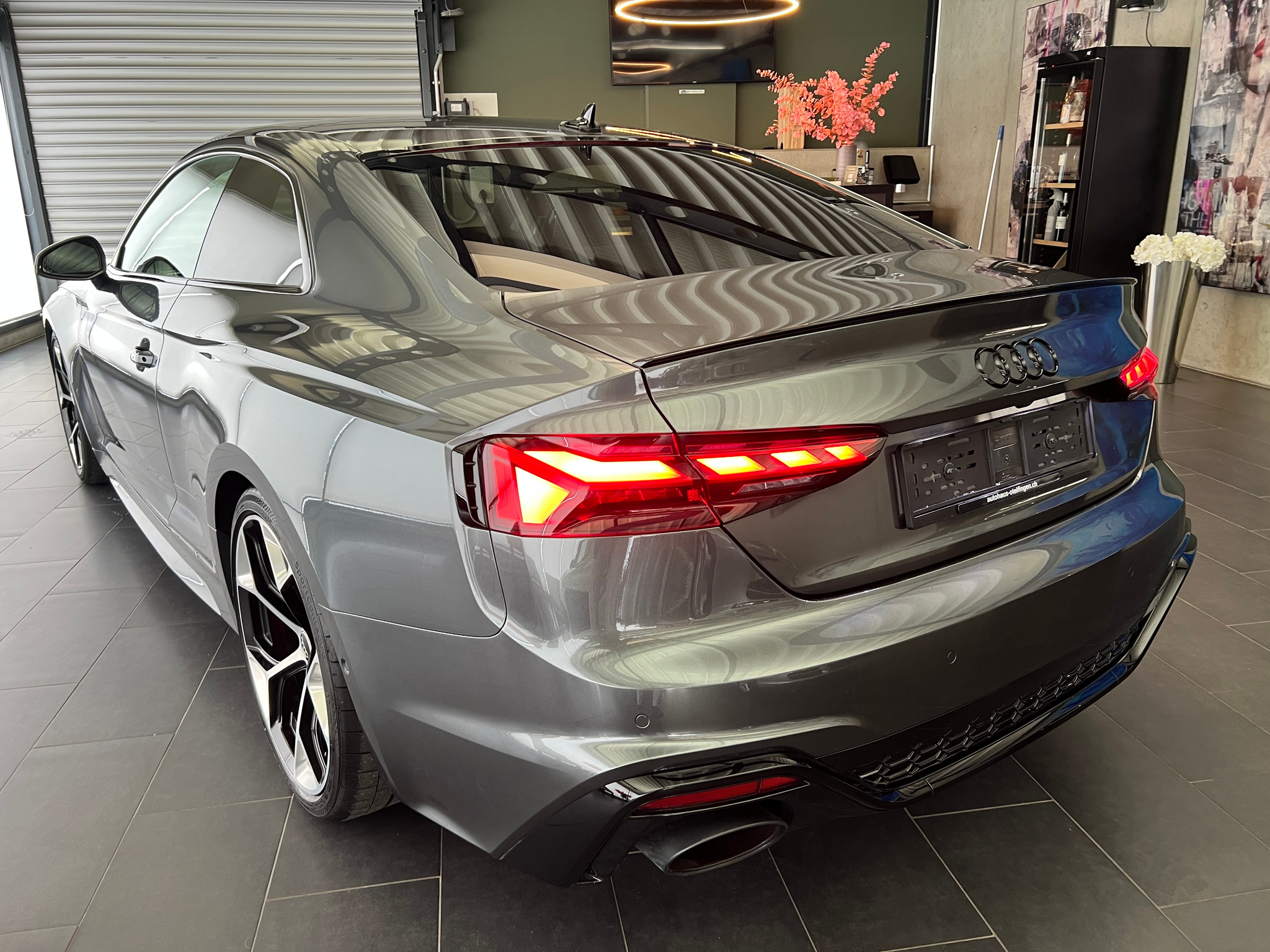 listing desktop thumbnail image 19