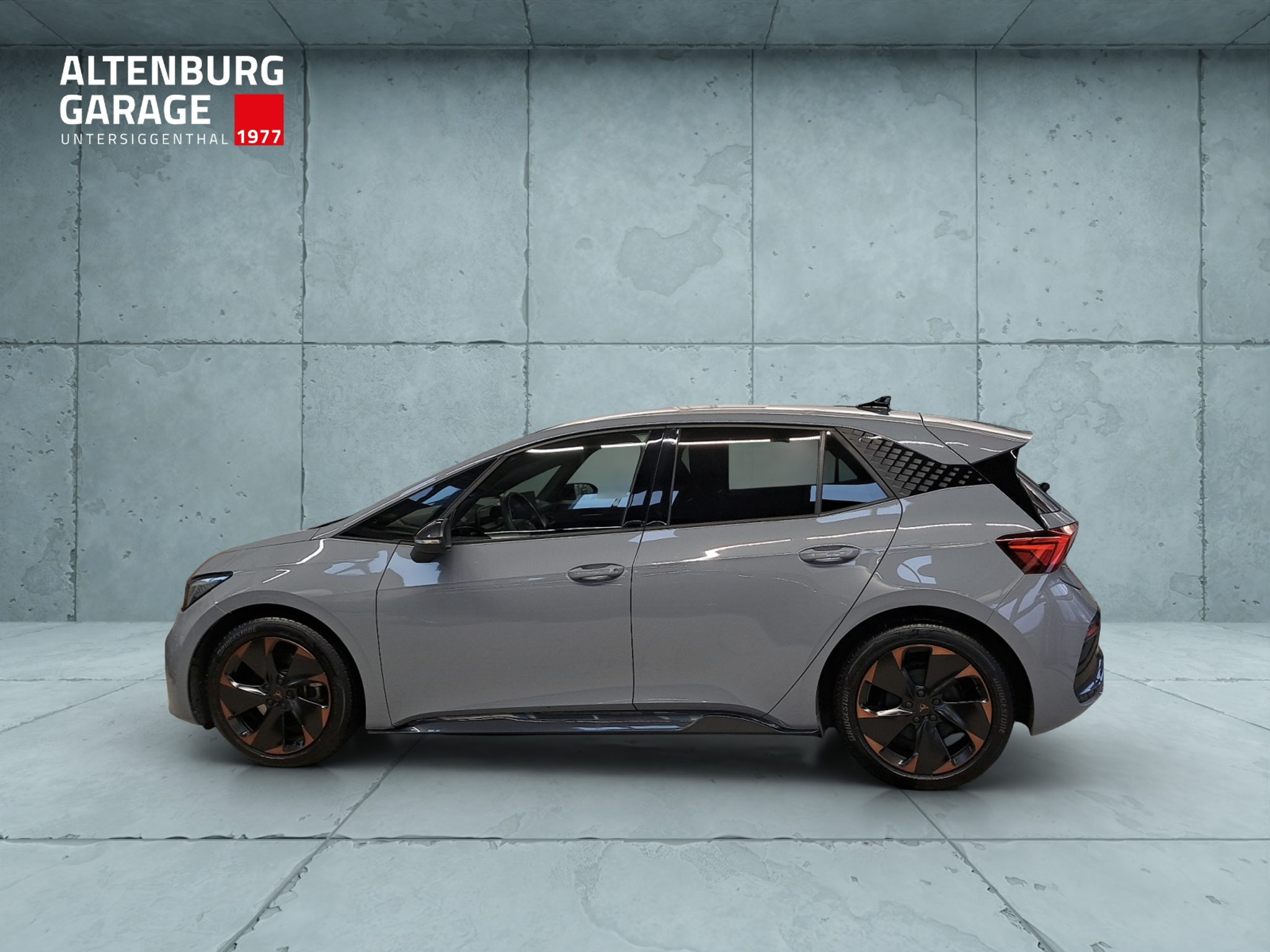 listing desktop thumbnail image 1