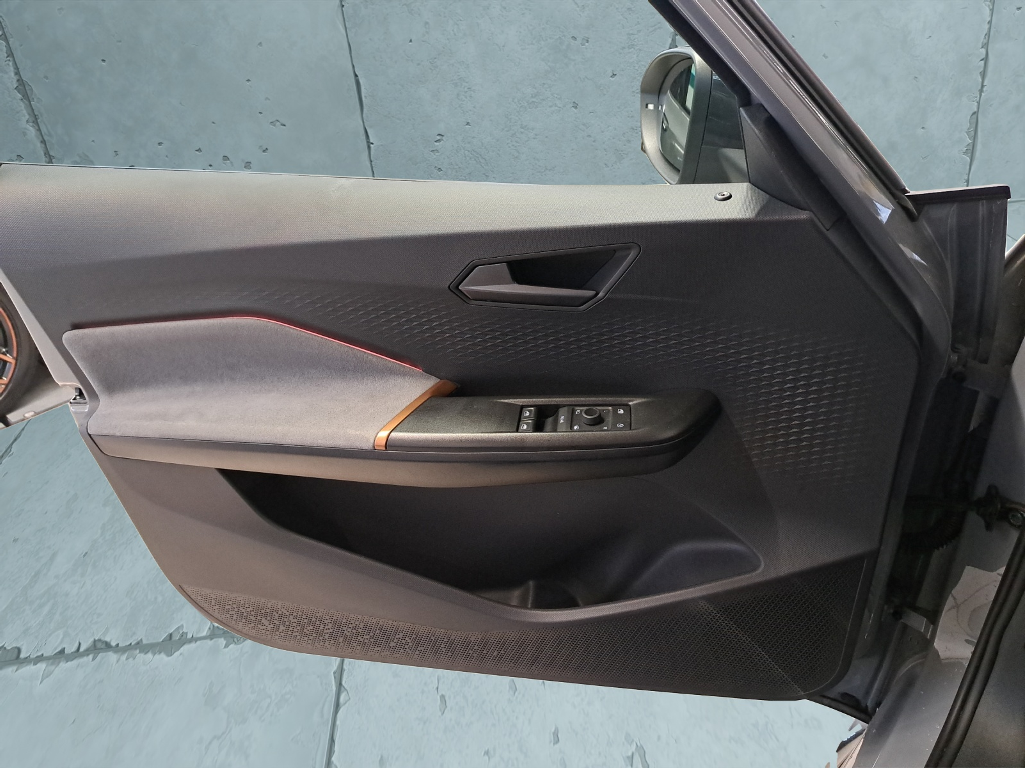 listing desktop thumbnail image 14