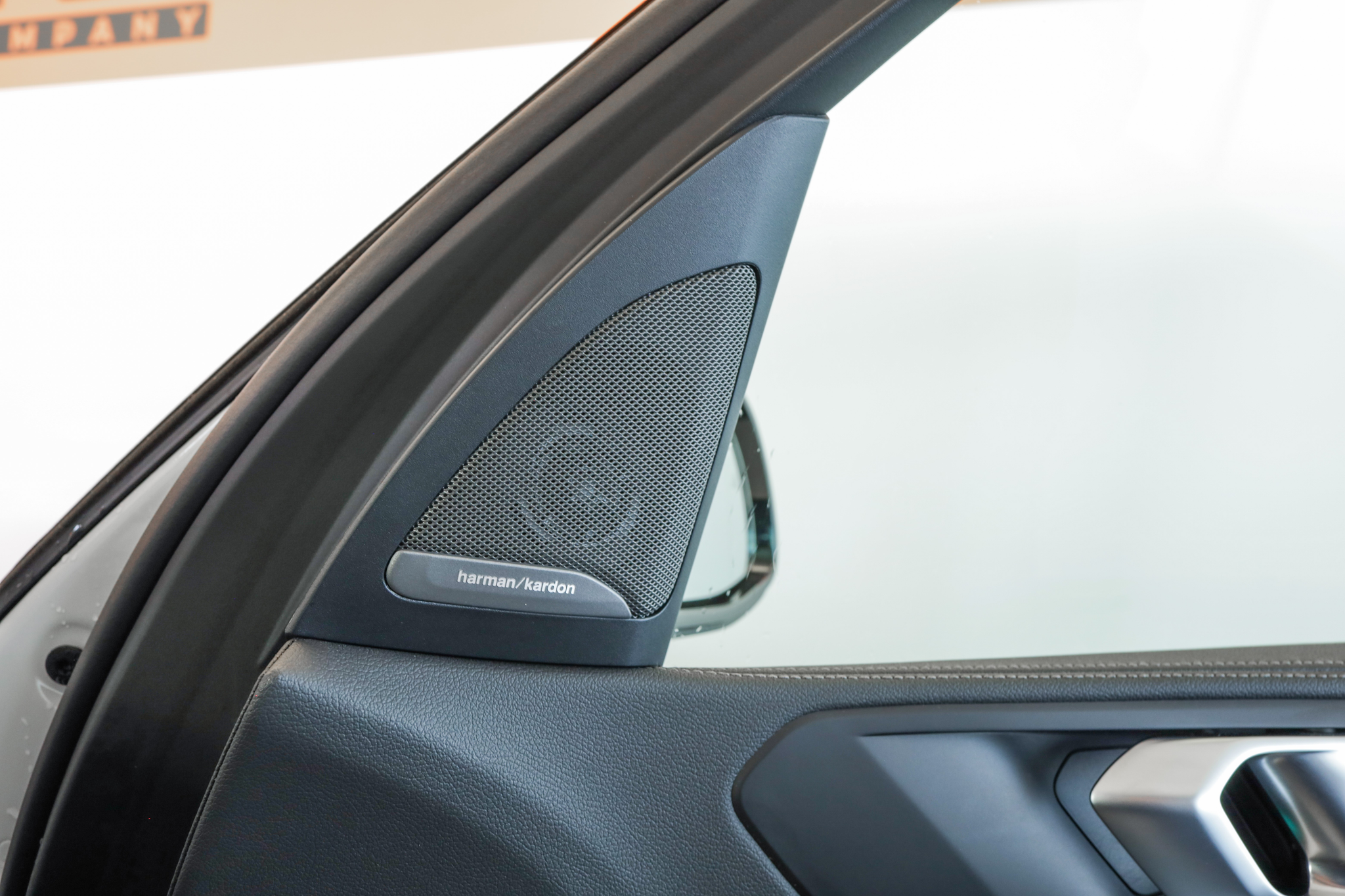 listing desktop thumbnail image 26