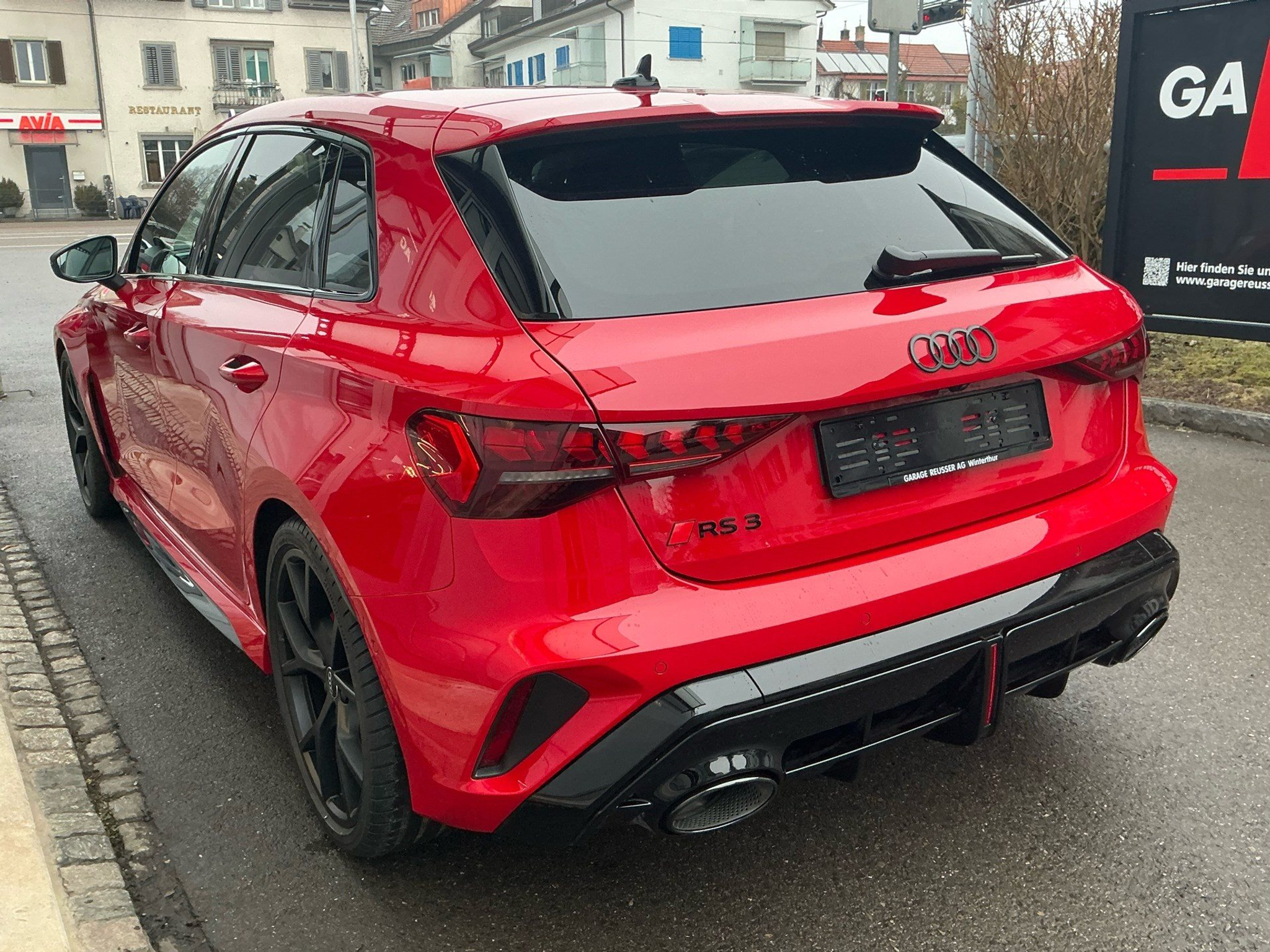 listing desktop thumbnail image 5