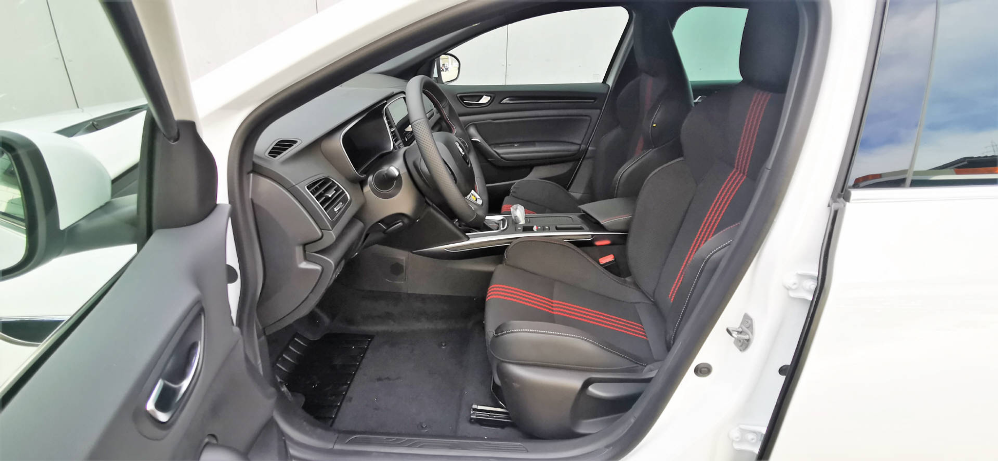 listing desktop thumbnail image 8