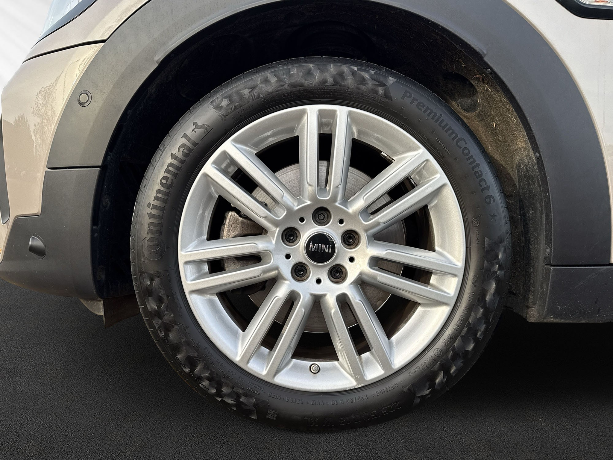 listing desktop thumbnail image 8