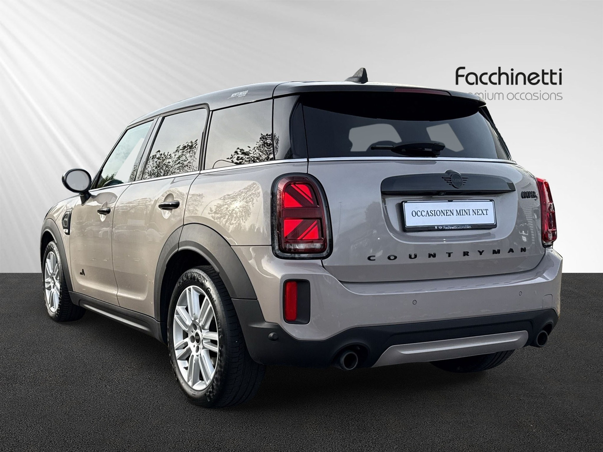 listing desktop thumbnail image 2