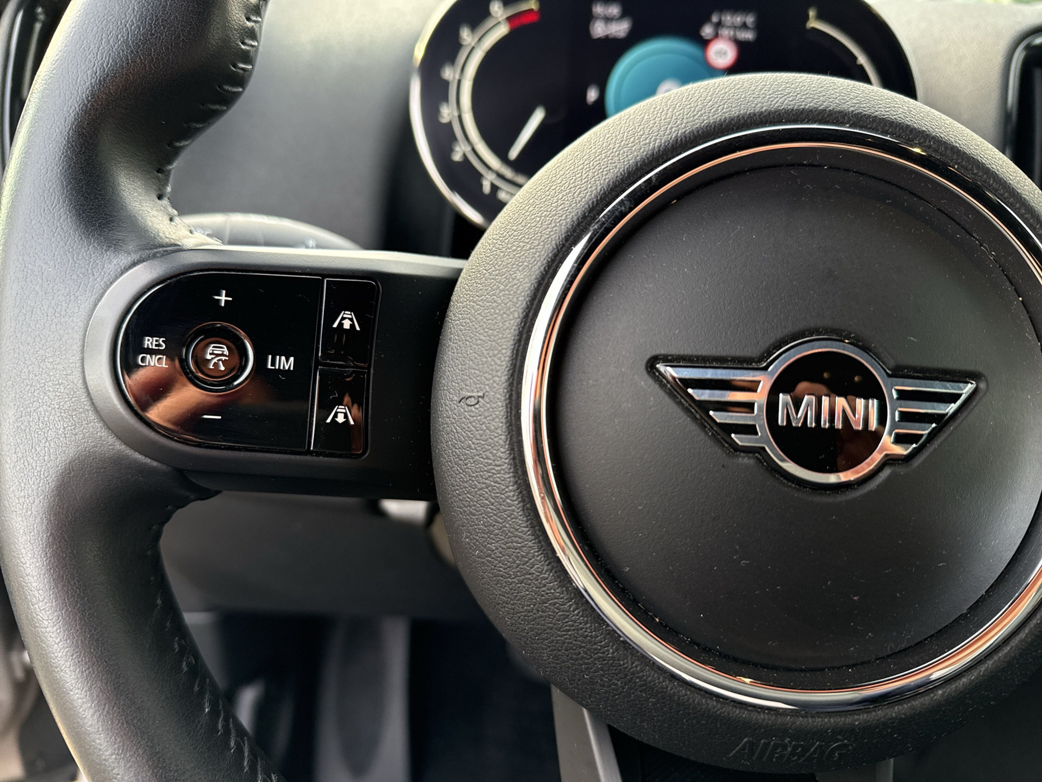 listing desktop thumbnail image 14