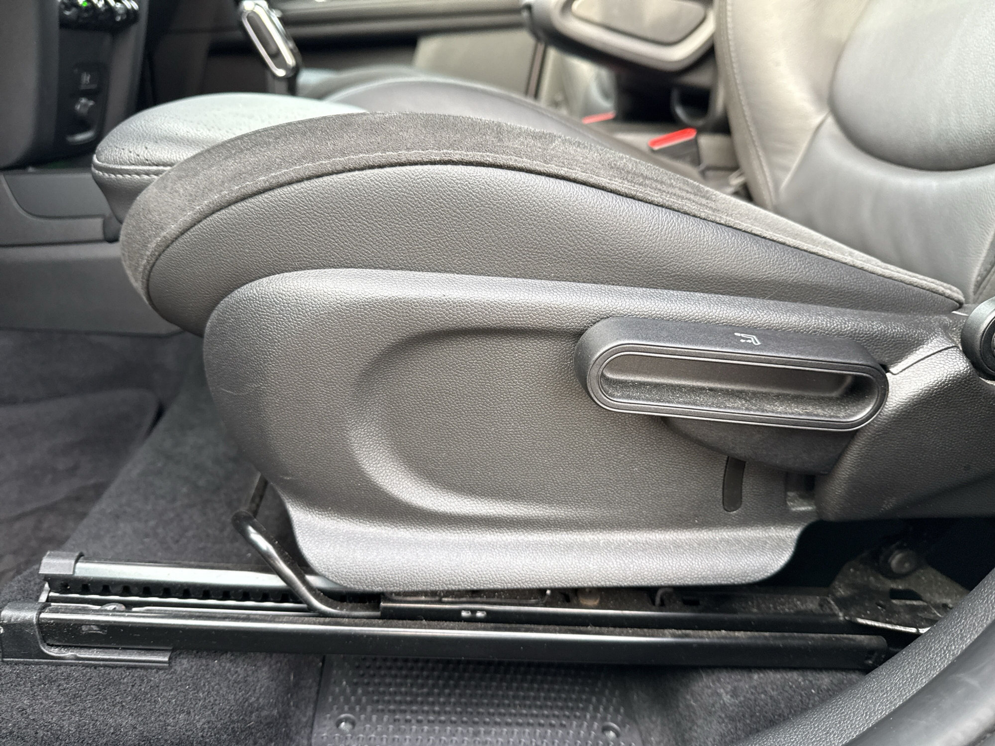 listing desktop thumbnail image 18