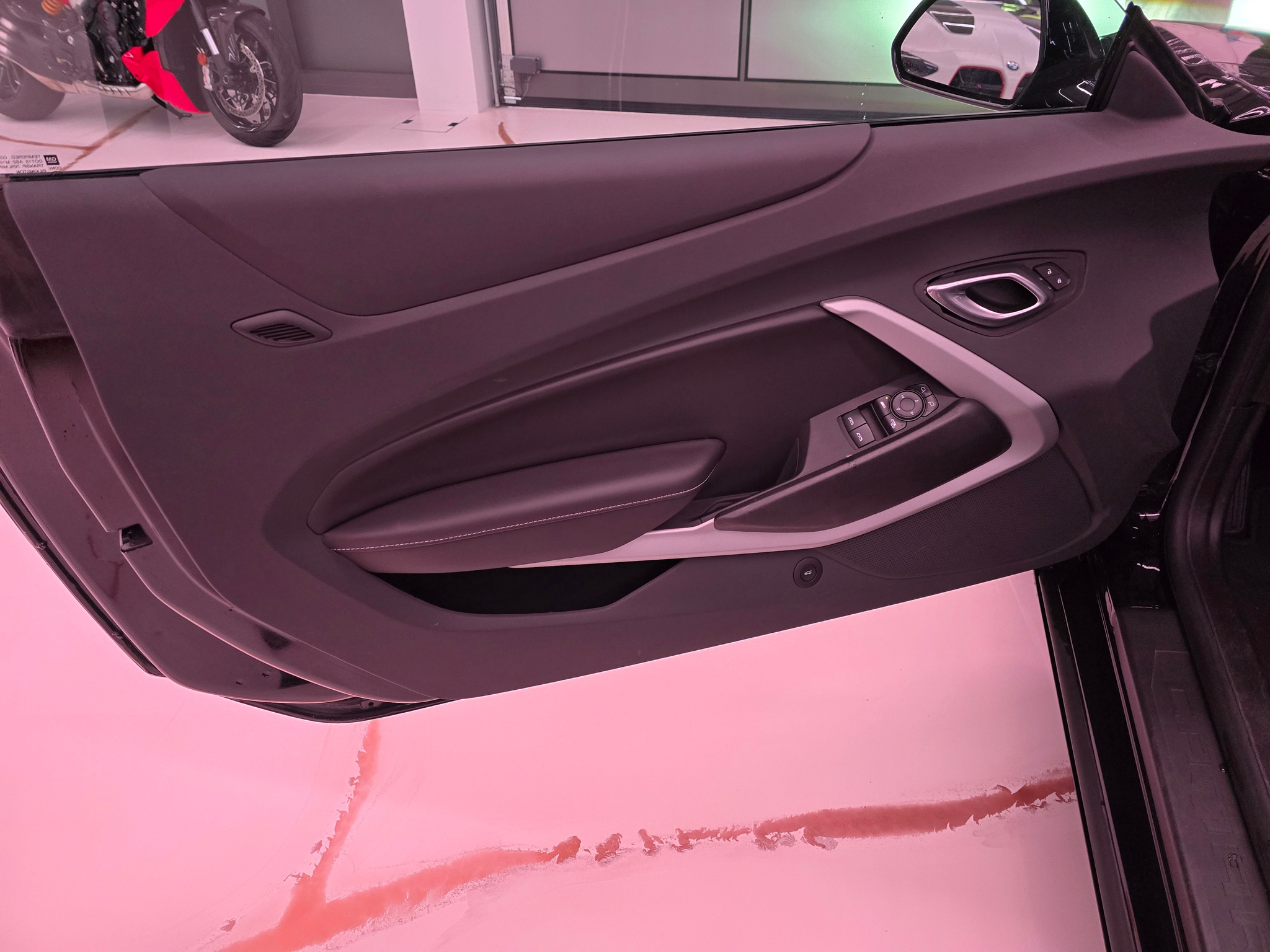 listing desktop thumbnail image 18