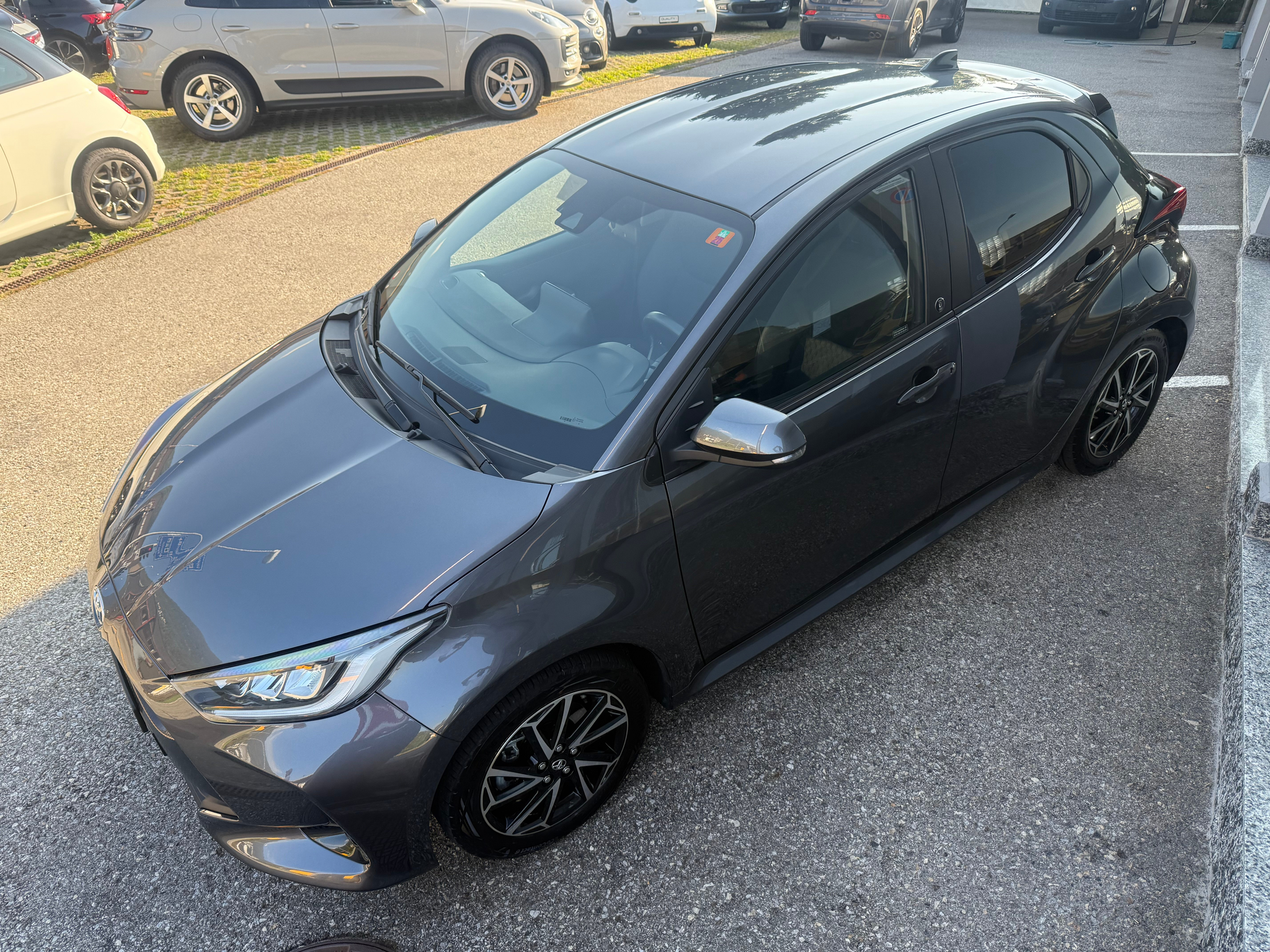 listing desktop thumbnail image 3