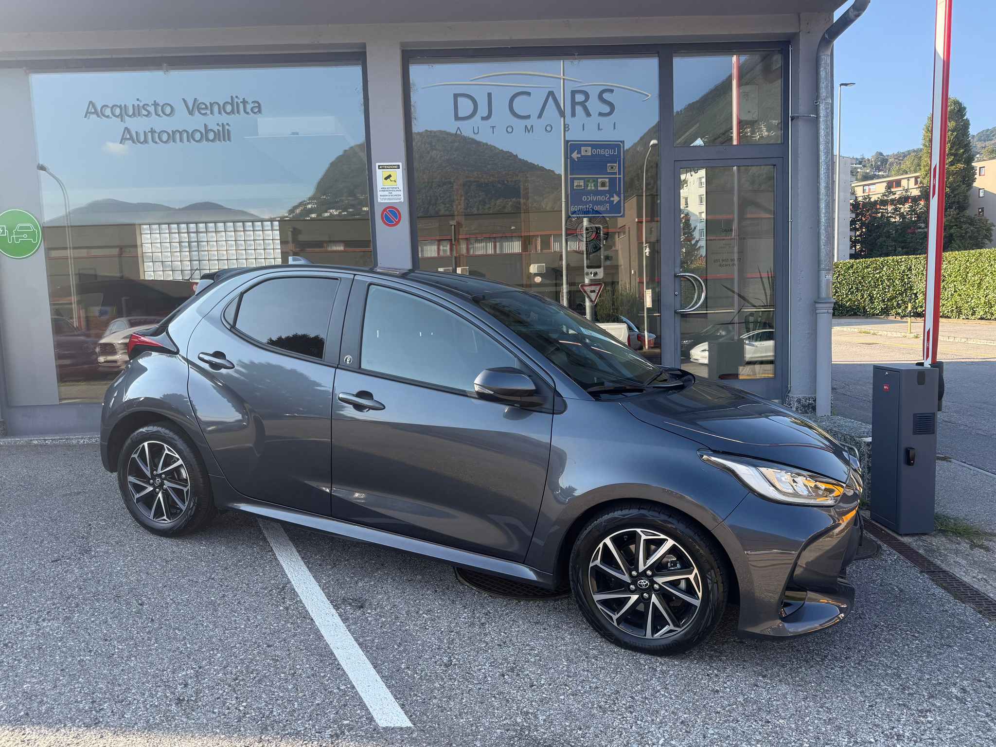 listing desktop thumbnail image 0