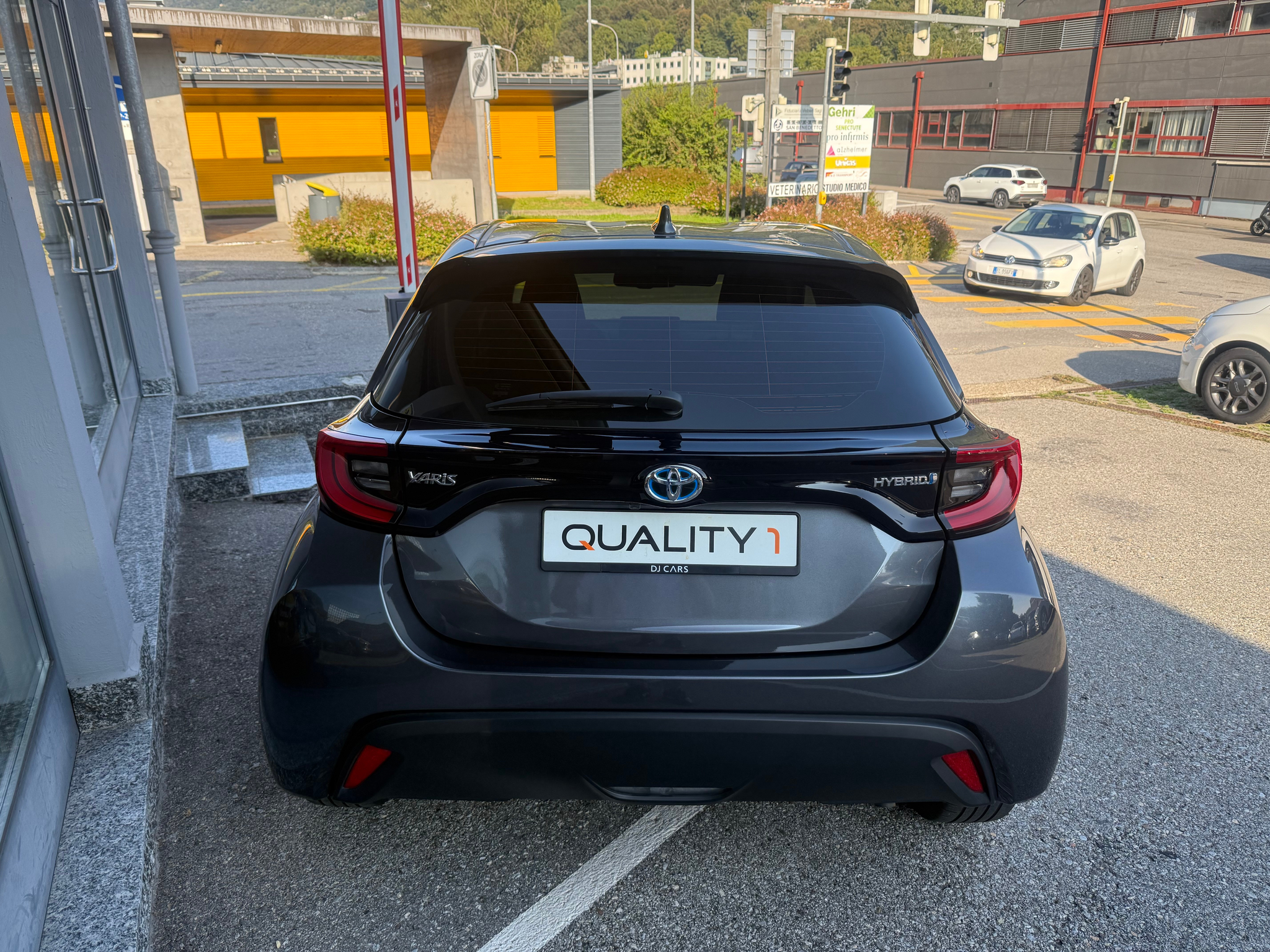 listing desktop thumbnail image 8