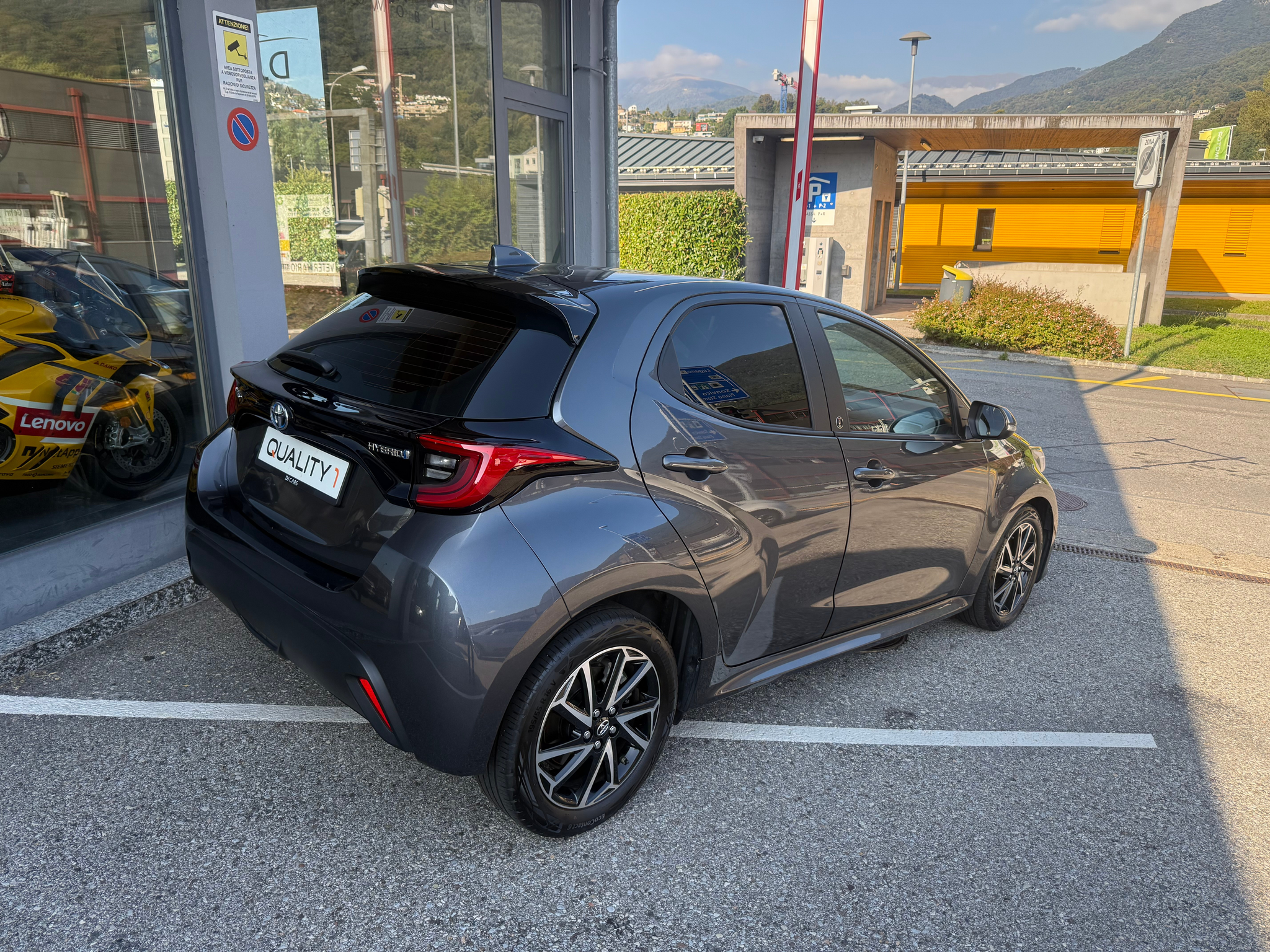 listing desktop thumbnail image 5