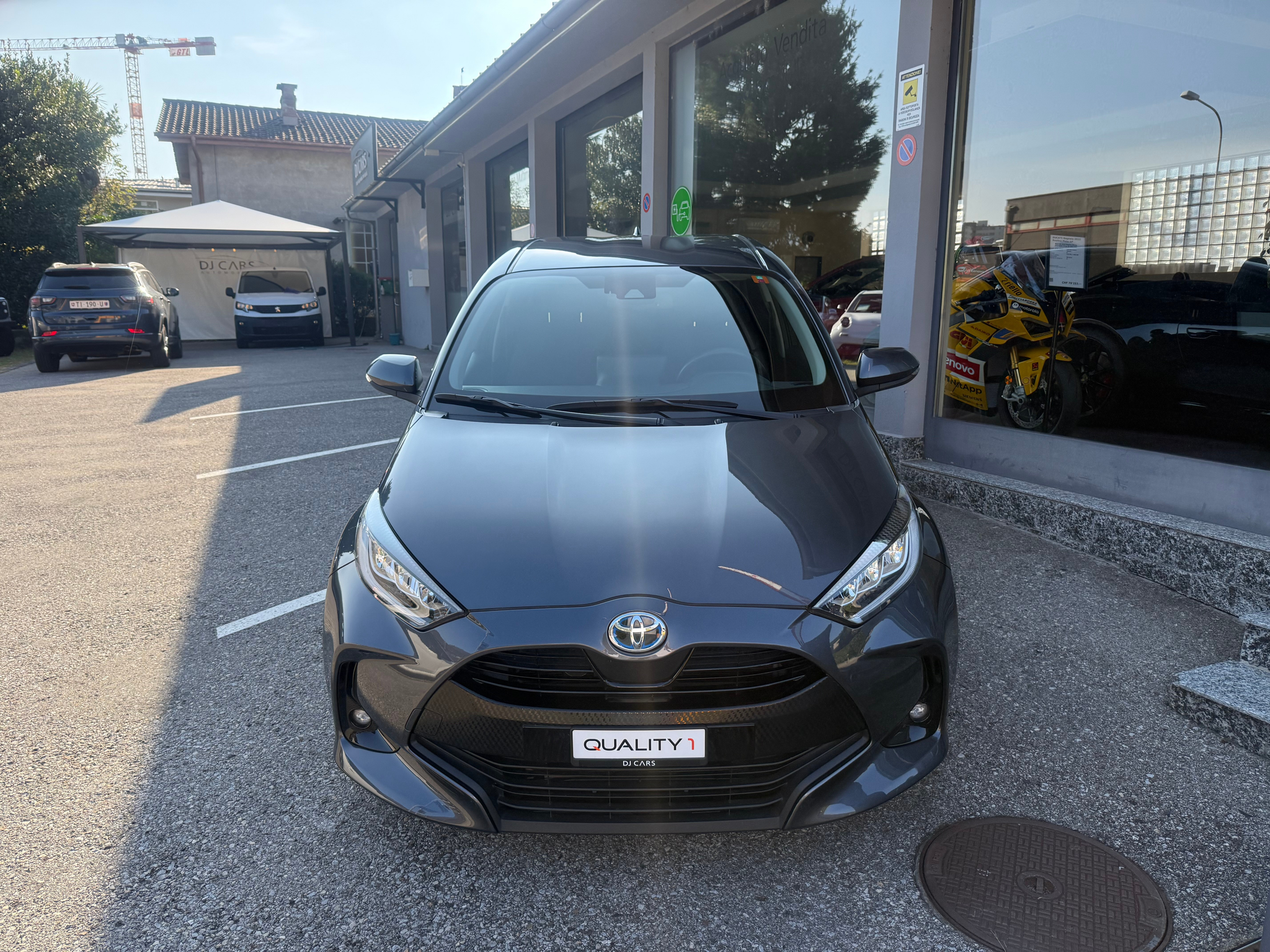 listing desktop thumbnail image 2