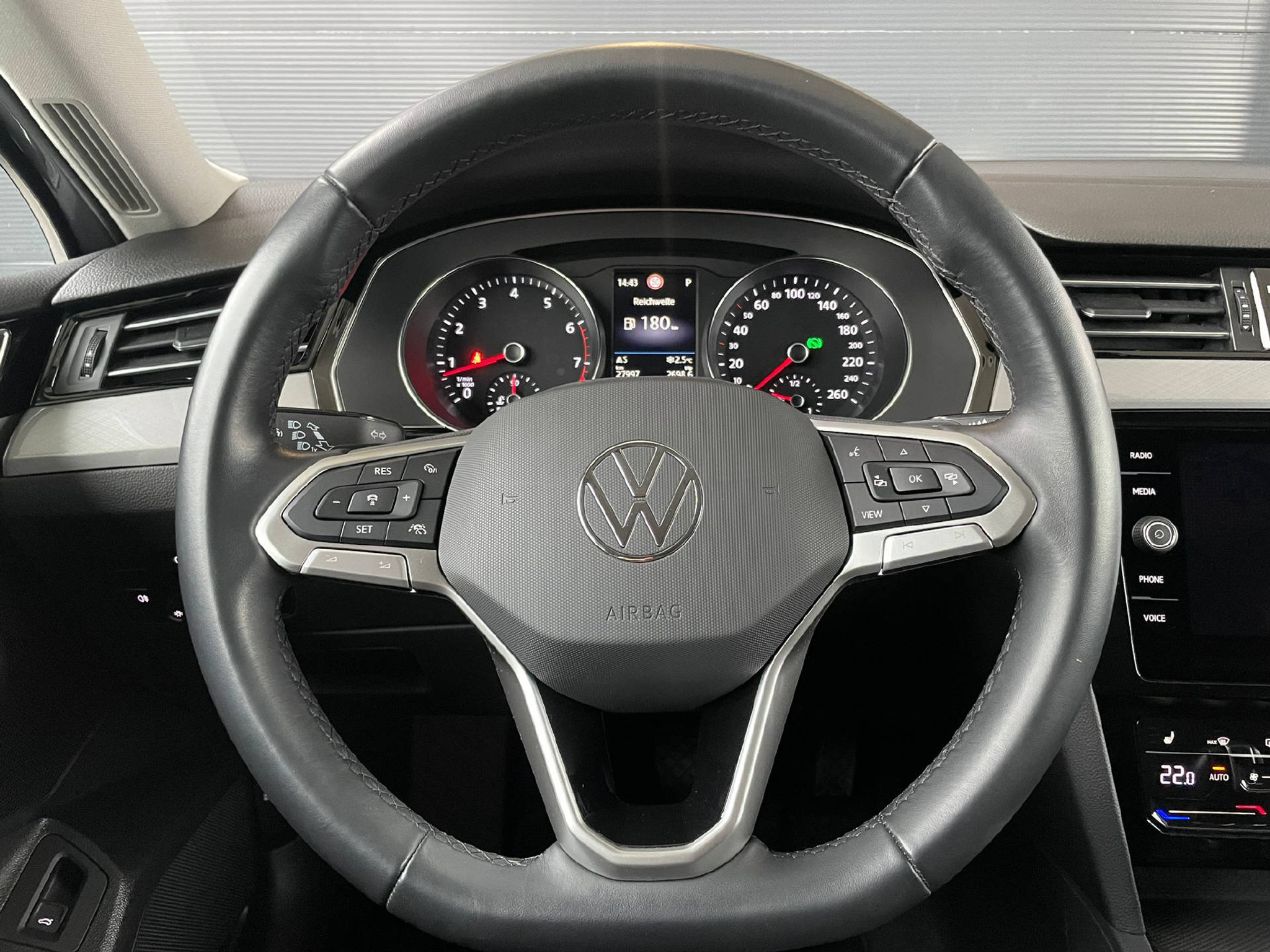 listing desktop thumbnail image 9