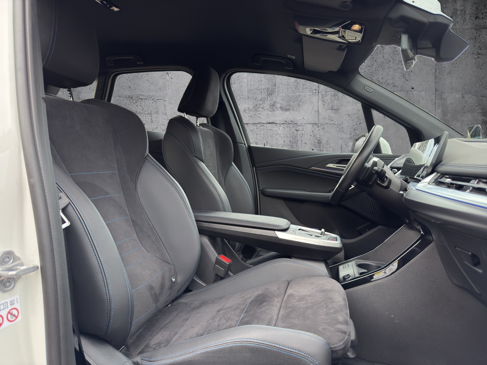 listing desktop thumbnail image 16