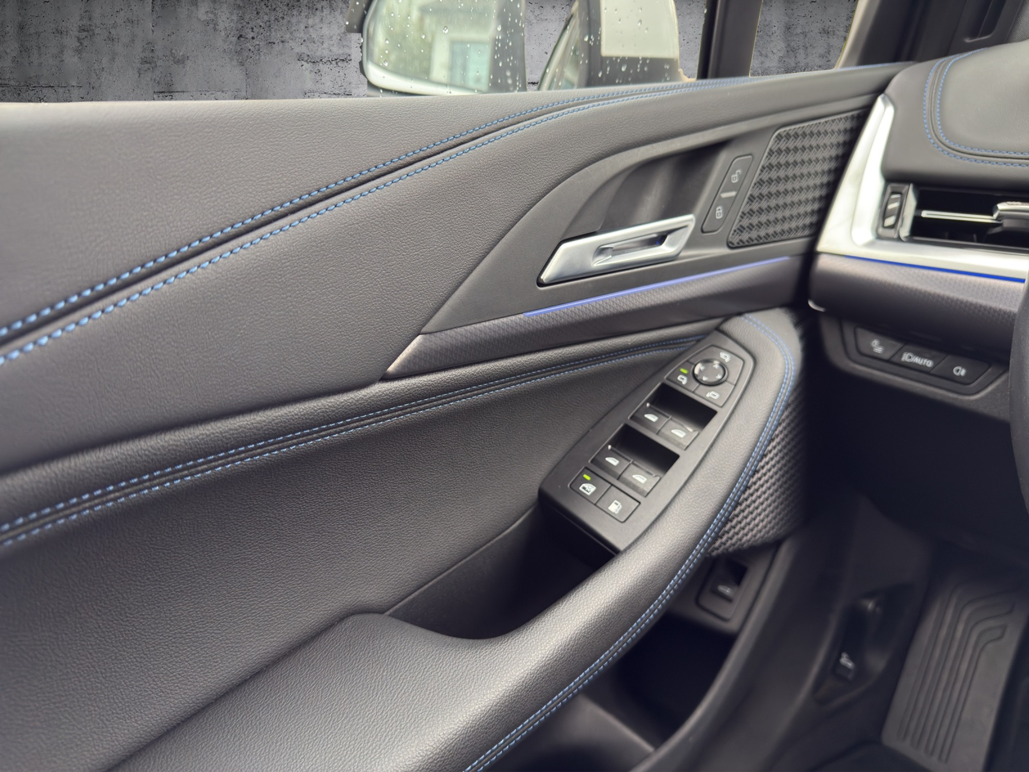 listing desktop thumbnail image 11