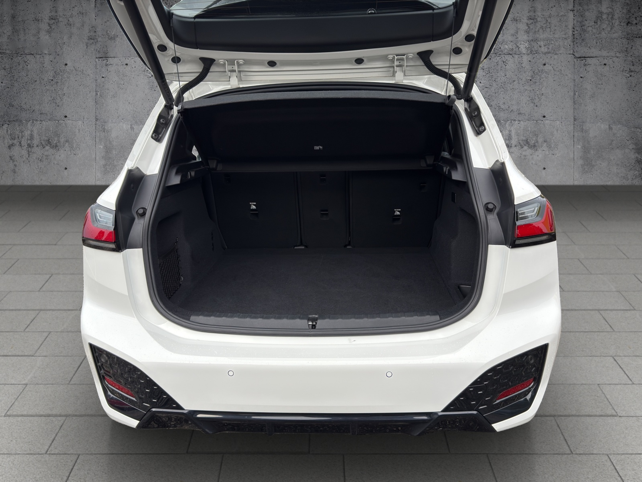 listing desktop thumbnail image 18