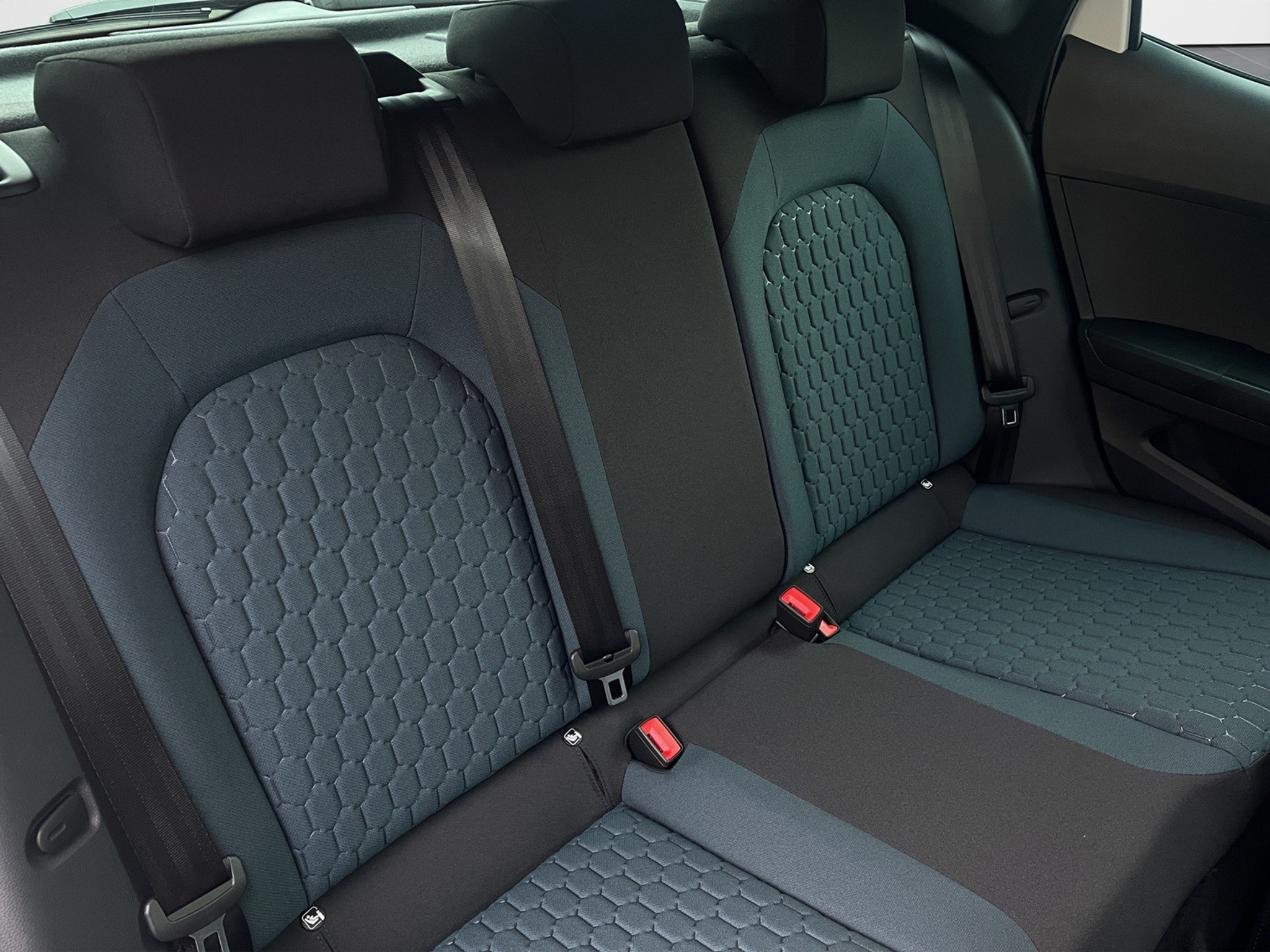 listing desktop thumbnail image 17