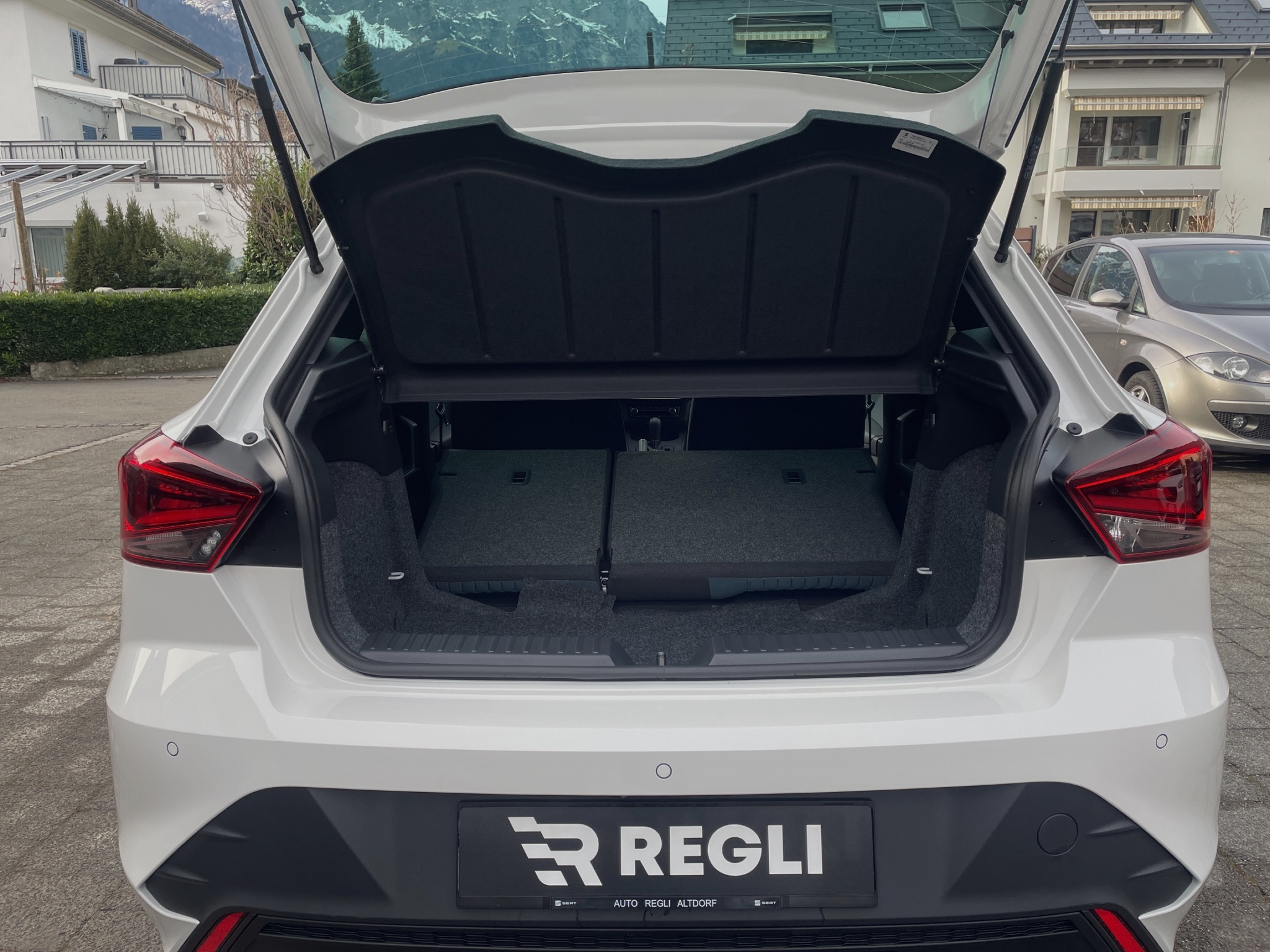 listing desktop thumbnail image 21