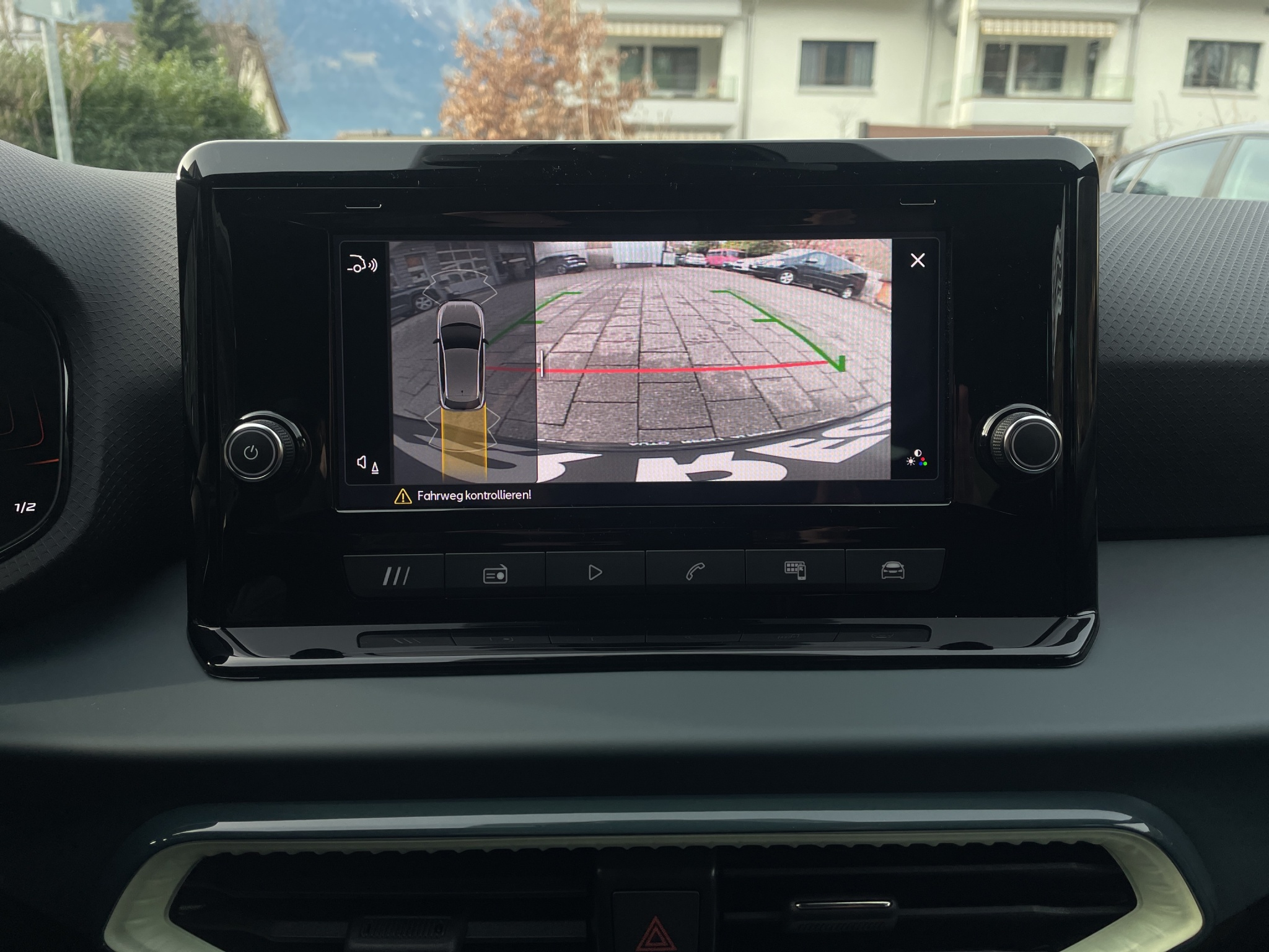 listing desktop thumbnail image 22