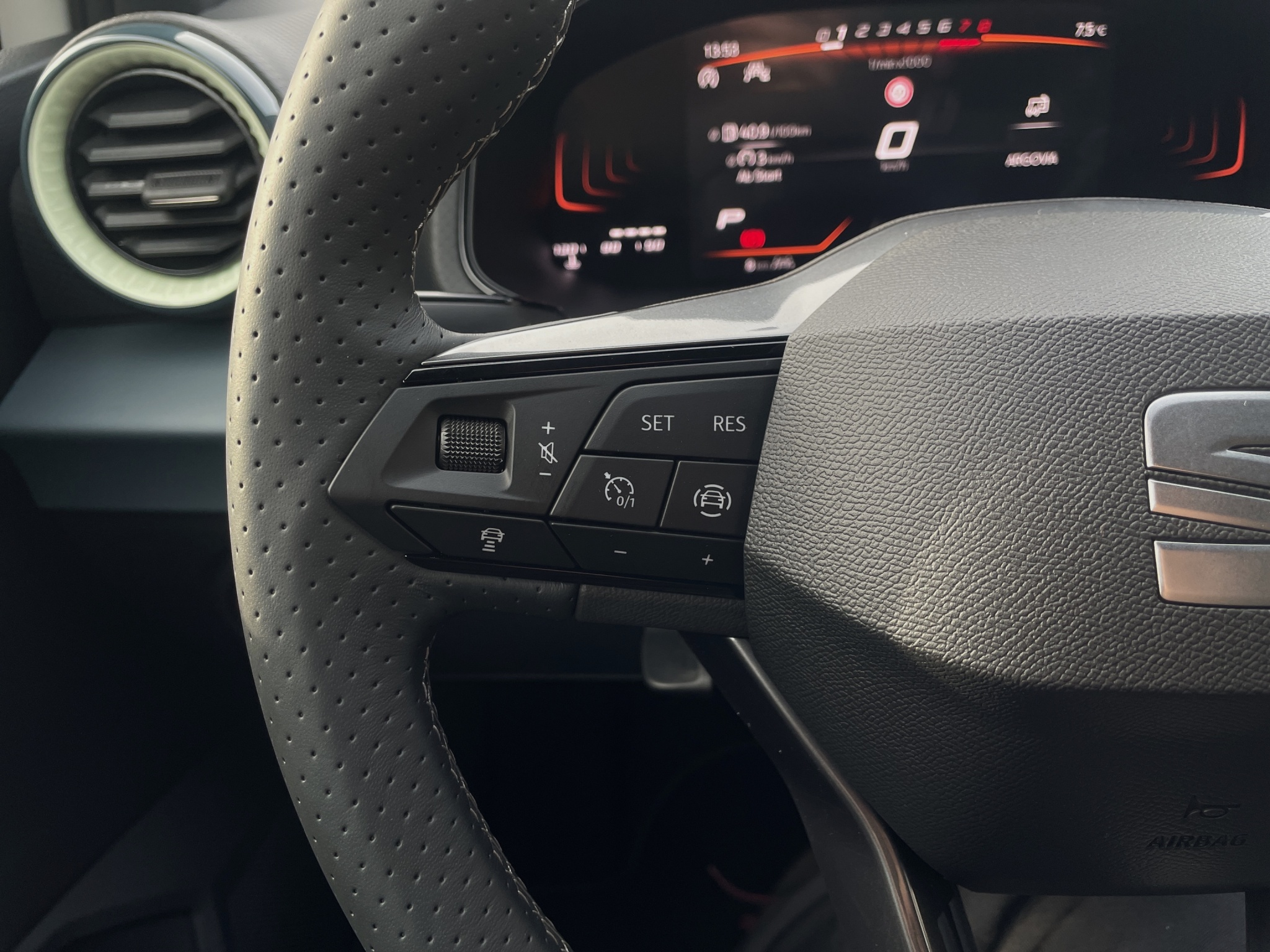 listing desktop thumbnail image 28